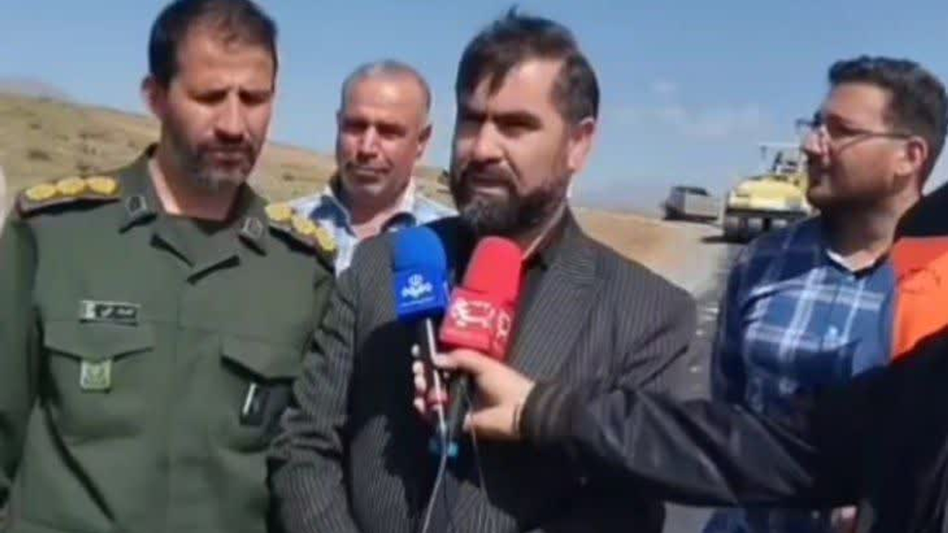 ادامه ساخت راه روستایی «ماستر - گونه» در شهرستان فراهان