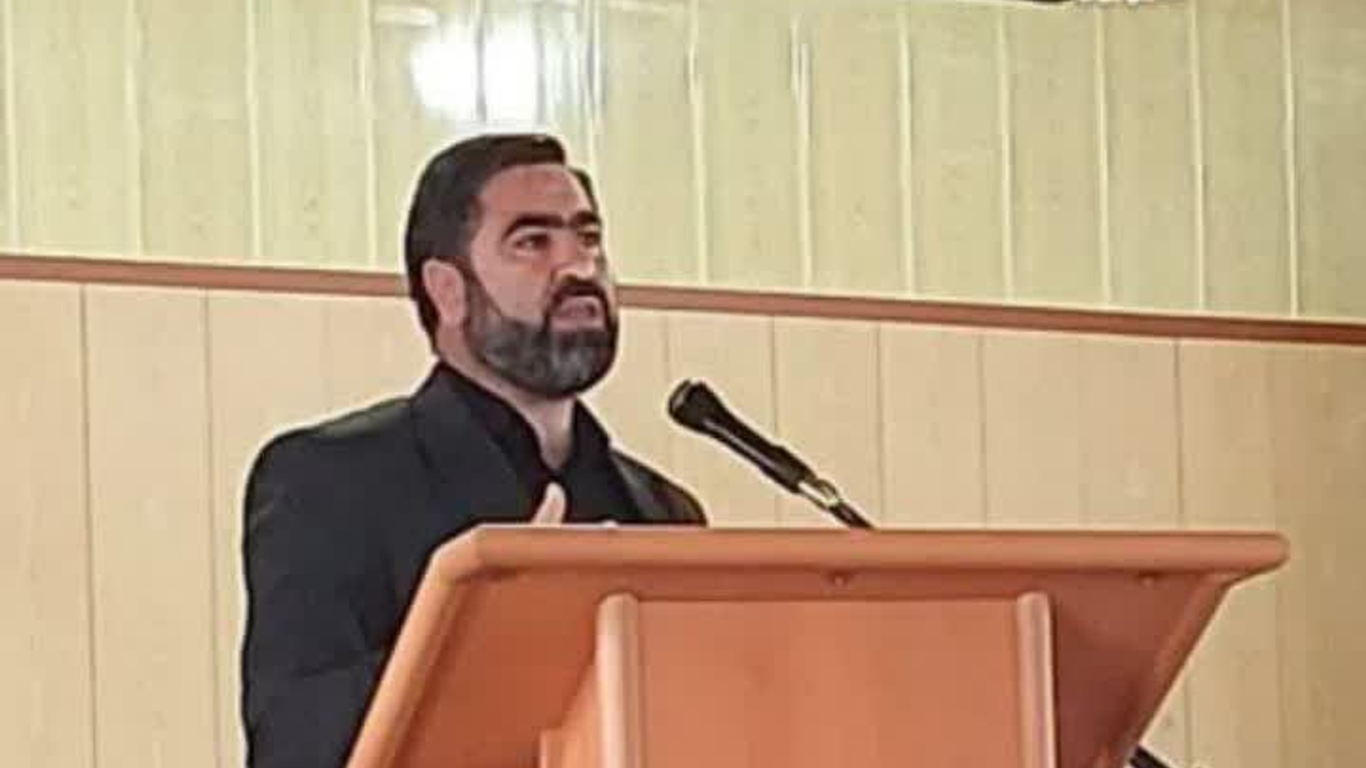 آقازیارتی فرماندار شهرستان فراهان نیز ضمن استماع مطالب نمایندگان شورا در همایش شوراها به موارد ذیل اشاره نمودند: