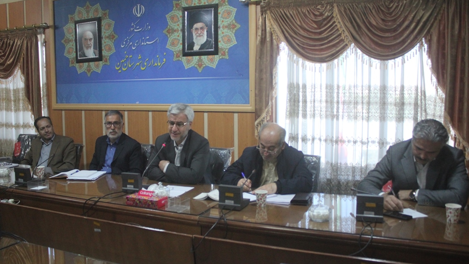 جلسه بررسی مسائل و مشکلات معدن هفت سواران خمین برگزار شد