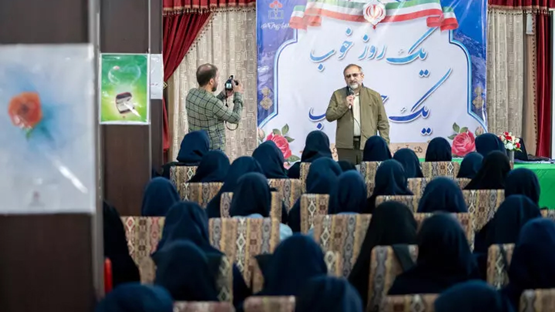 استاندار: آینده‌ی کشور در دستان دانش‌آموزان است