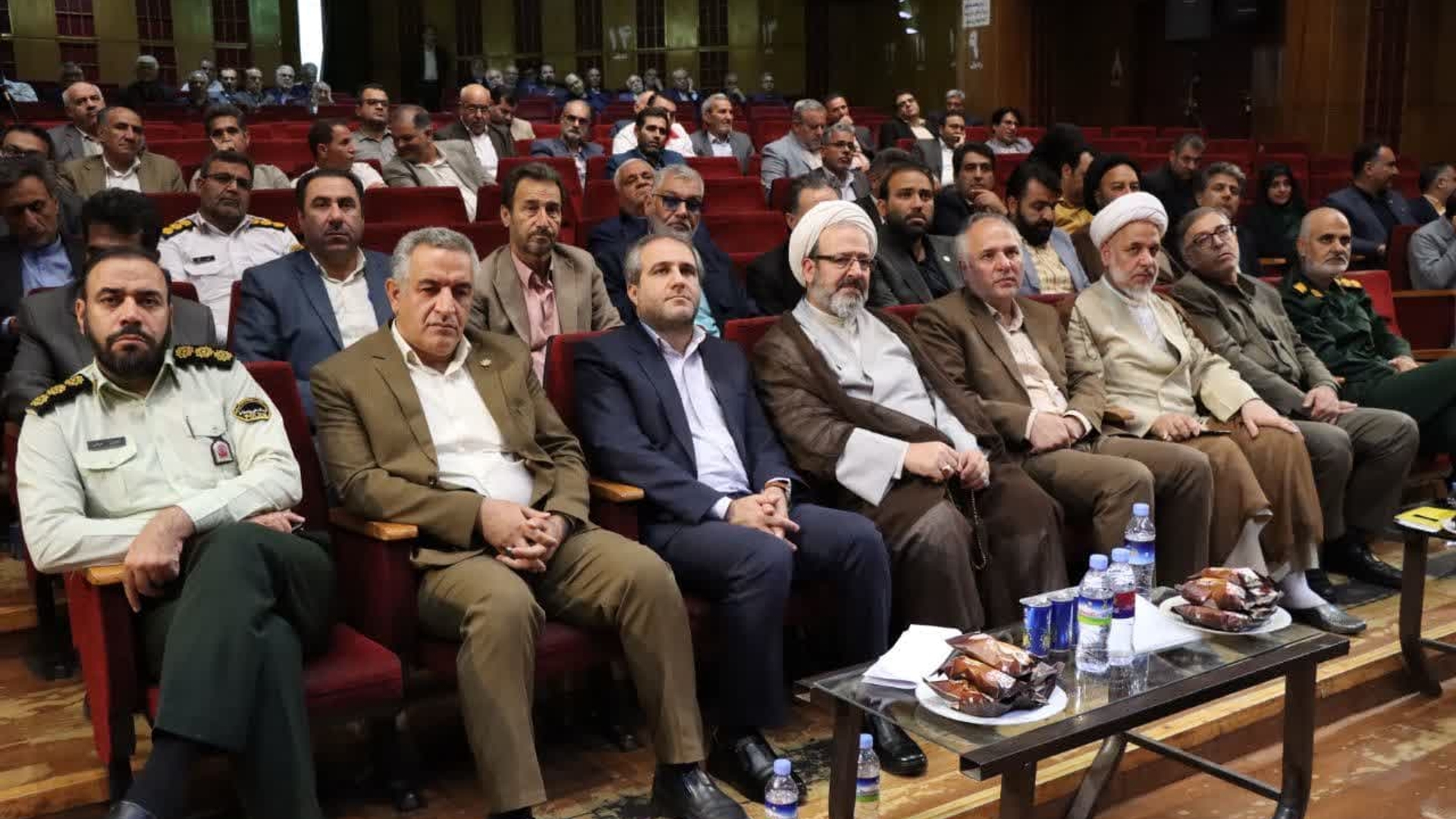 جلسه شورای اداری و تکریم و معارفه شهردار ساوه