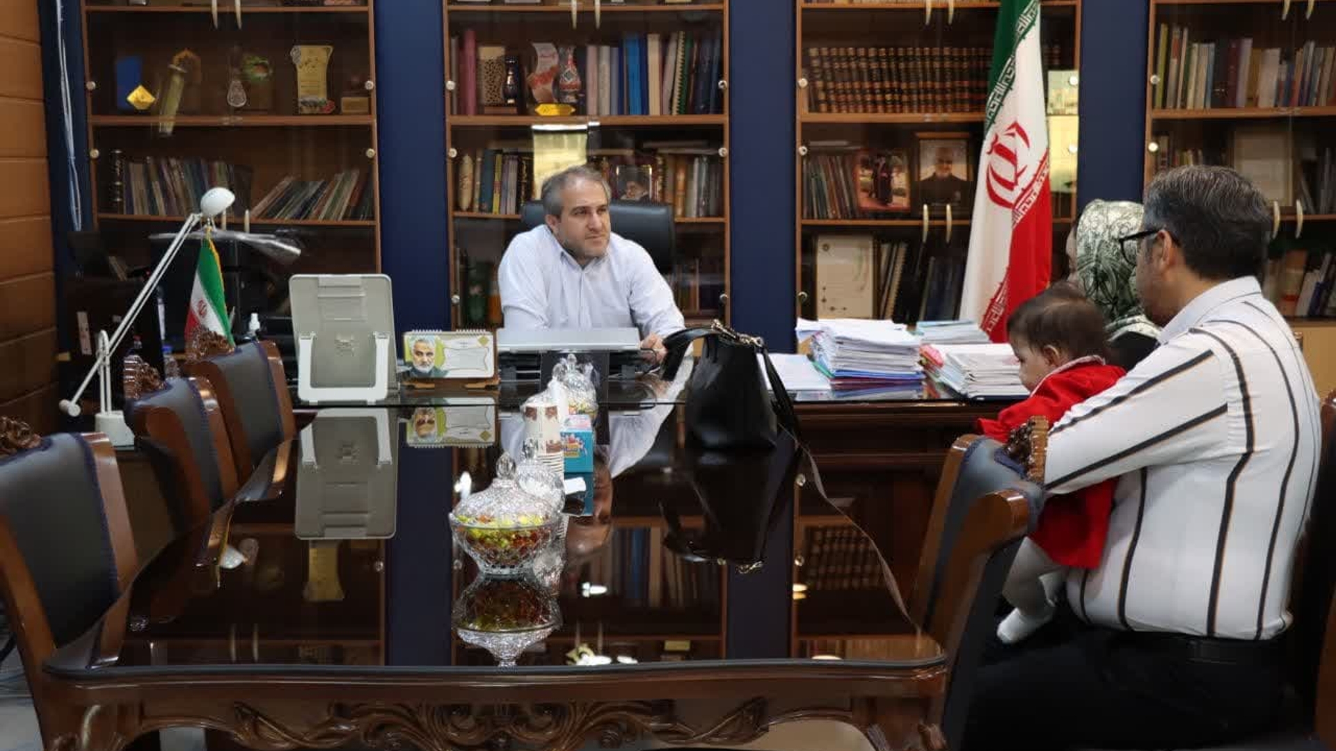 ملاقات مردمی  مهدی  الیاسی معاون استاندار  و فرماندار ویژه شهرستان ساوه.