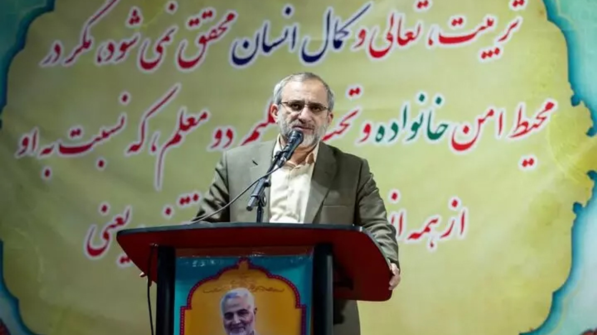 استاندار: فضای اشتغال استان در دو سال گذشته به‌ کلی تغییر کرده است