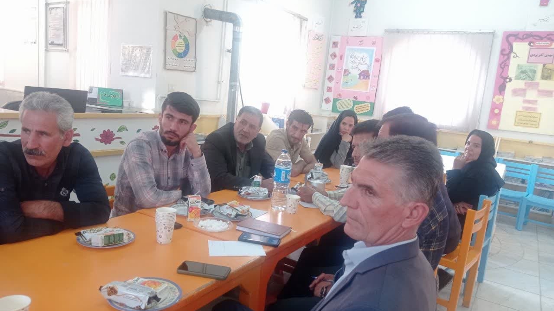 نشست بررسی مسائل و مشکلات دهستان گله زن شهرستان خمین برگزار شد