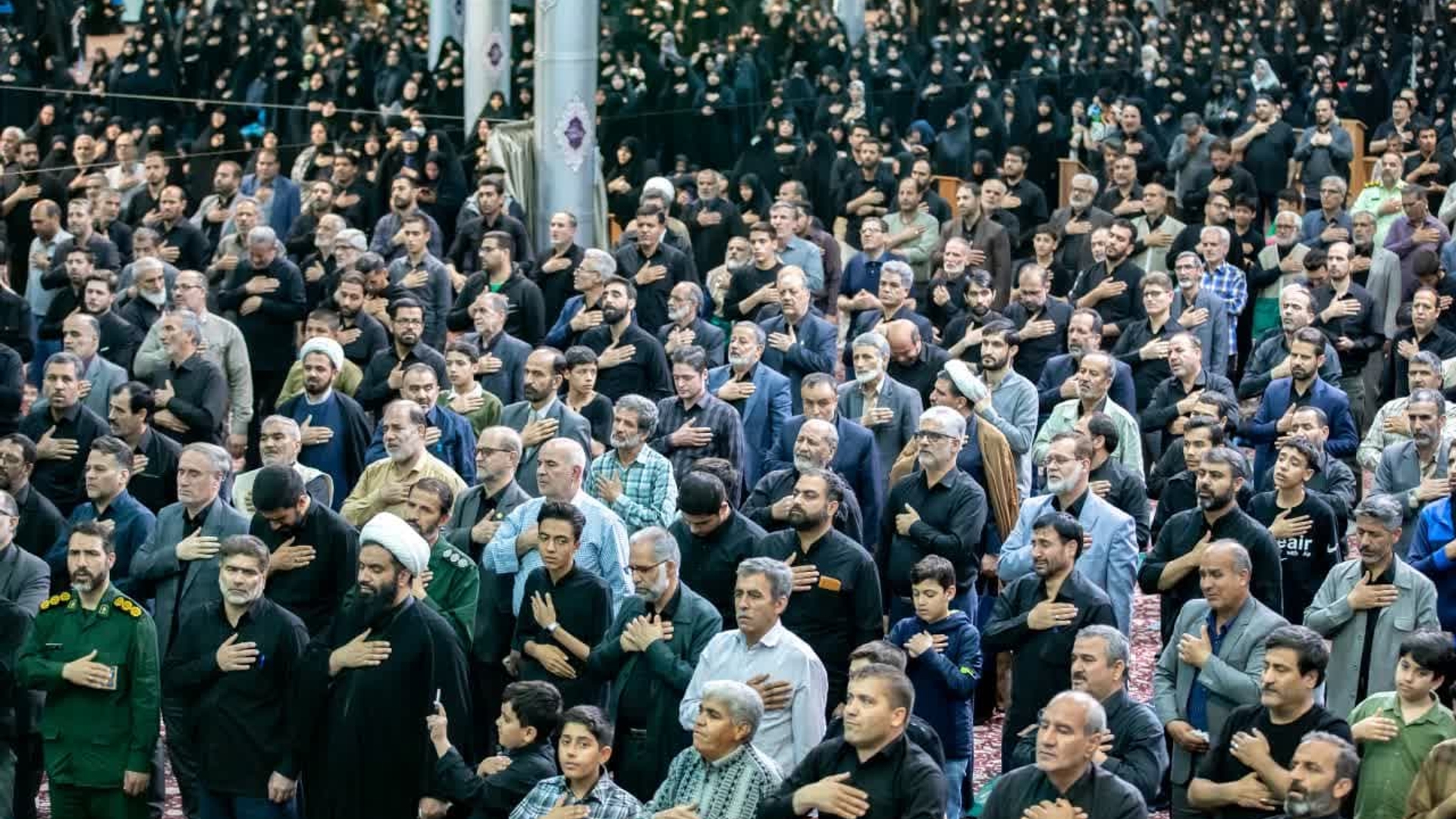 بزرگداشت سیدالشهدای خدمت- مردم اراک به سوگ خادم جمهور نشستند