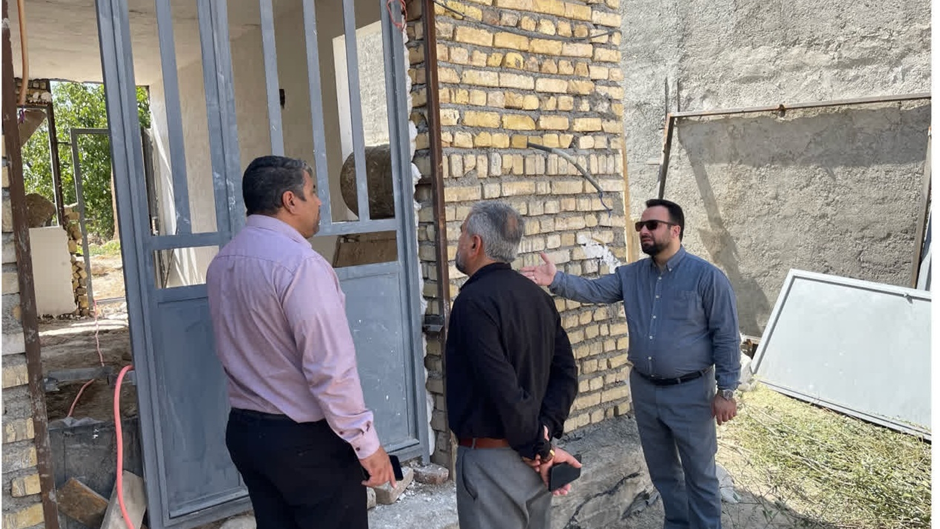 بازدید معاون سیاسی فرماندار و بخشدار مرکزی کمیجان از پروژه های کمیته امداد امام خمینی(ره) شهرستان