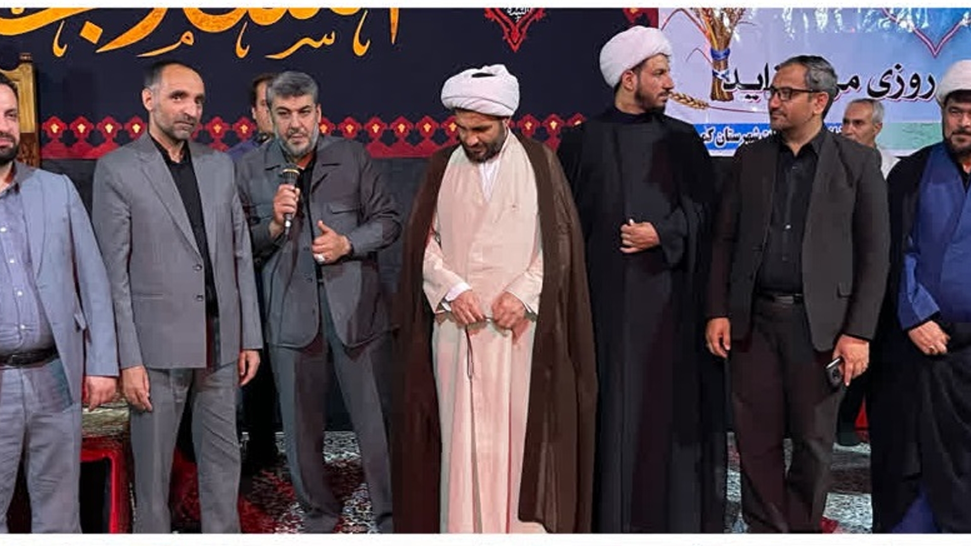 جلسه شورای زکات شهرستان و تجلیل از عاملین زکات با حضور مسئولین شهرستانی و مدیران استانی کمیته امداد امام خمینی(ره) استان