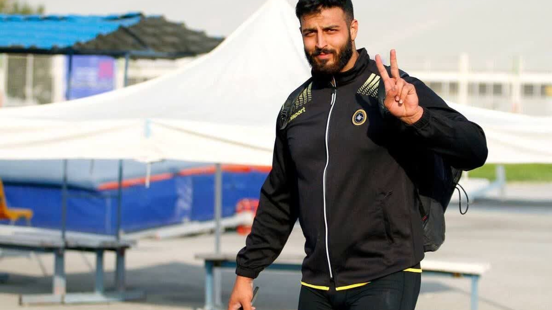 مجید قاسمی، بخشدار مرکزی کمیجان طی پیامی قهرمانی حسین رسولی ورزشکار ارزنده دو و میدانی شهرستان در مسابقات قهرمانی باشگاه های کشور را تبریک گفت