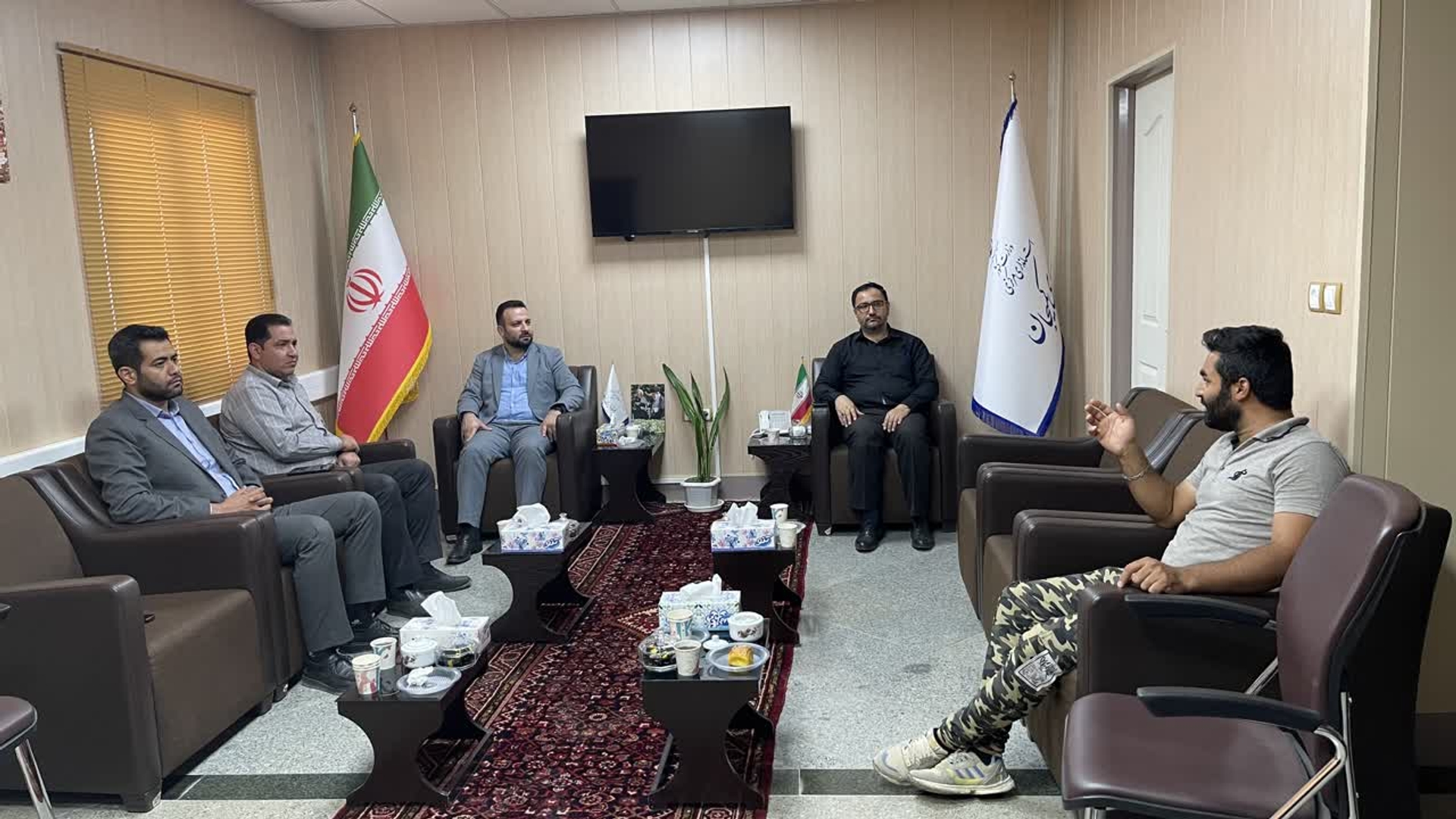 پیرو مصوبات جلسه مدیریت، کنترل و جمع آوری حیوانات ناقل بیماری و سگ های بلاصاحب شهرستان کمیجان صورت پذیرفت