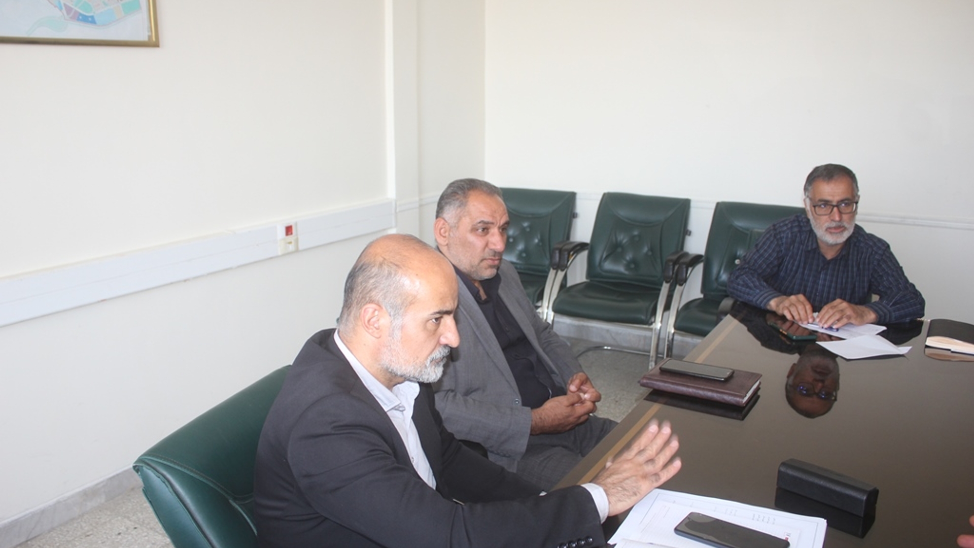 جلسه بررسی مسائل و مشکلات آب شرب روستاهای خوگان ، خوراوند و امامزاده یوجان شهرستان خمین برگزار شد