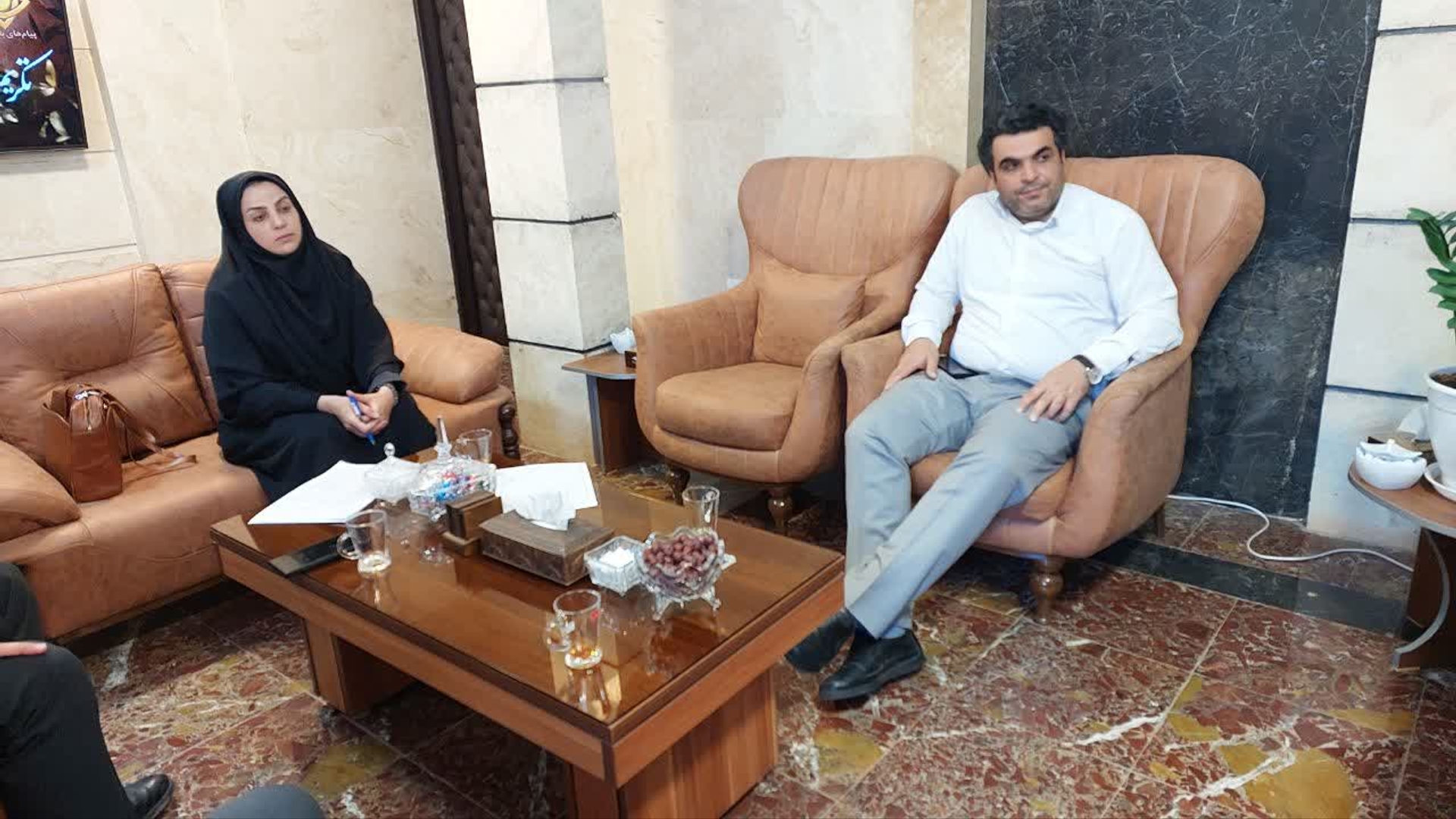 جلسه هماهنگی در خصوص رفع مشکلات پروژه مسکن ۳۲ واحدی معلولین در فرمانداری برگزار شد.