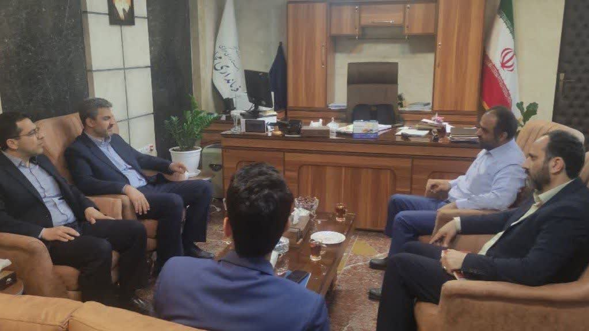 دیدار مدیر عامل شرکت توزیع نیروی برق استان مرکزی با سرپرست فرمانداری شهرستان محلات .