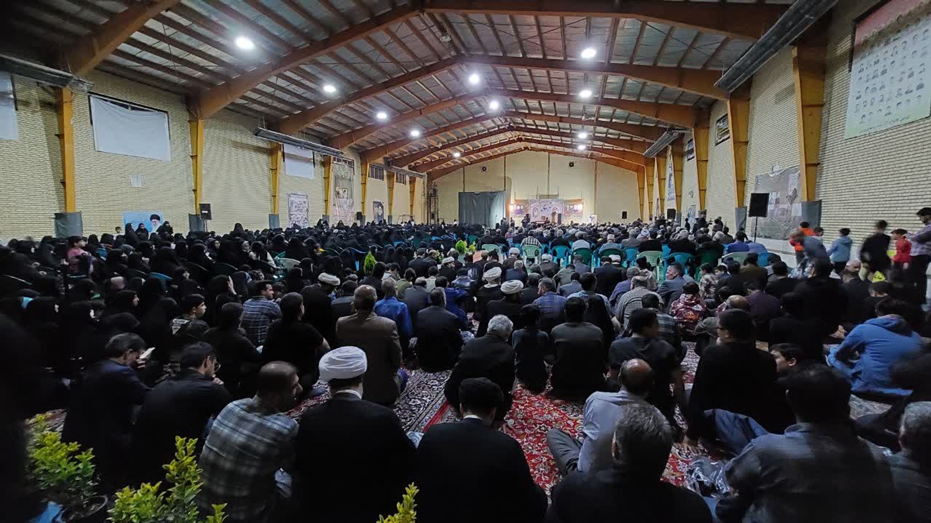 سنگ تمام محلاتی ها در مراسم گرامیداشت شهدای خدمت