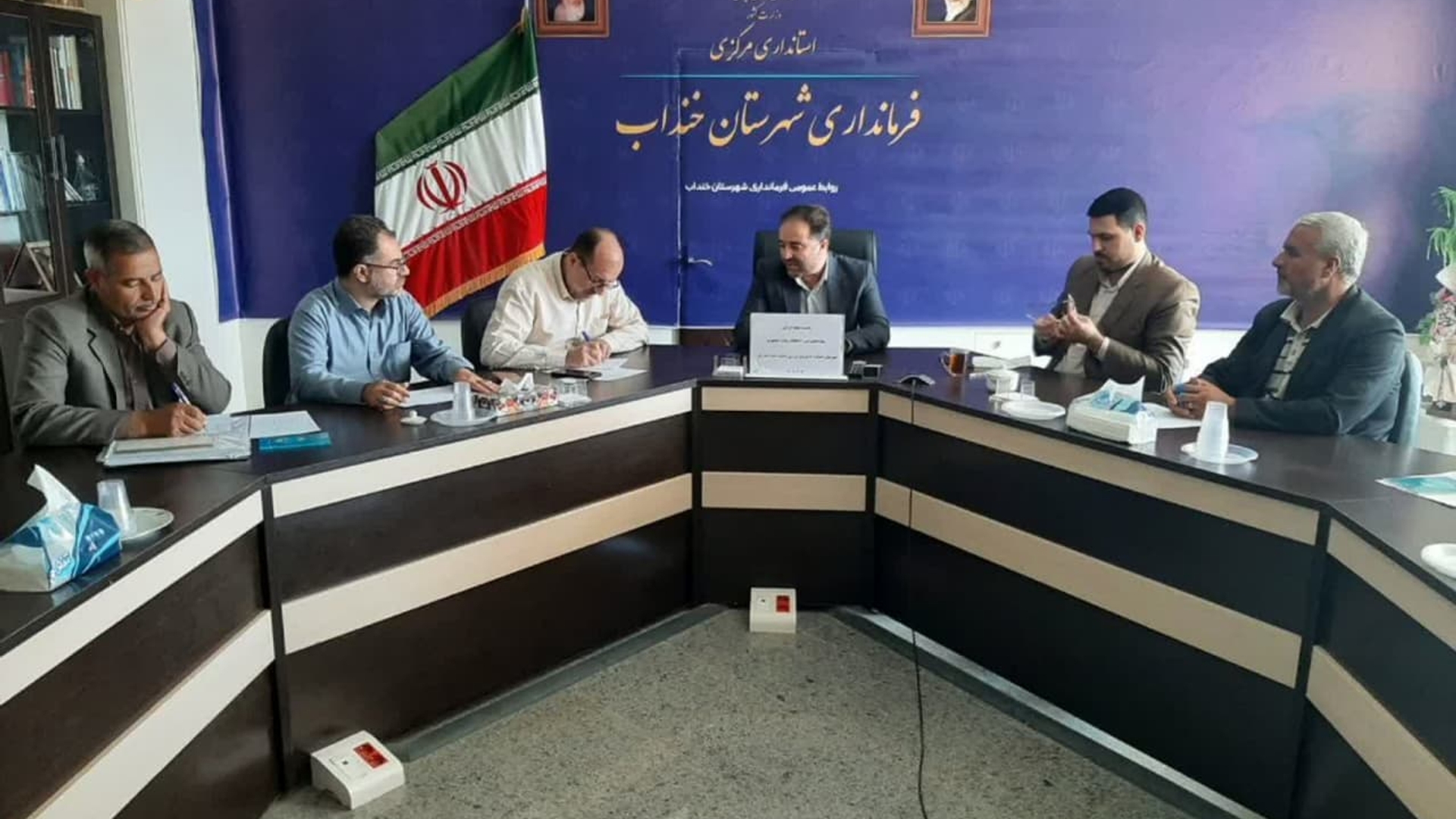 جلسه هیات اجرایی در خصوص بررسی وضعیت شعب اخذ رای شهرستان خنداب