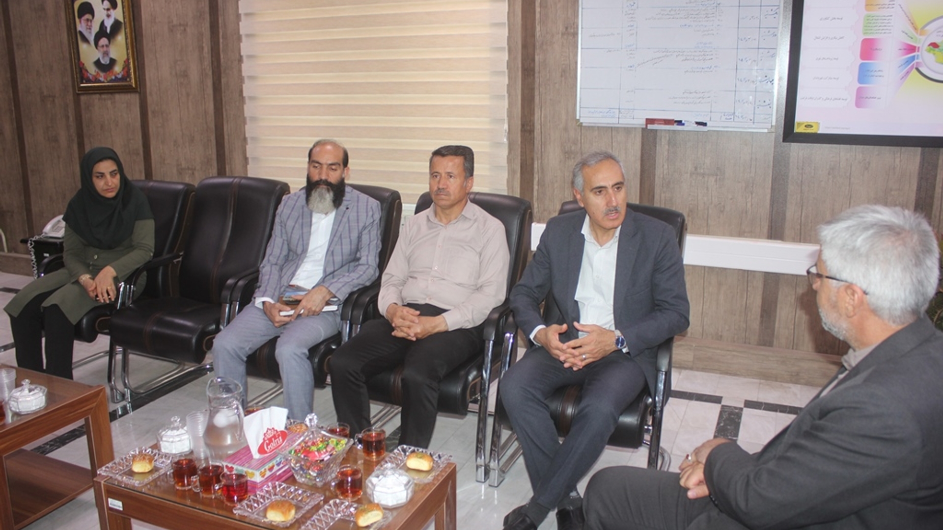 نشست مدیران ادارات زیر مجموعه وزارت جهاد کشاورزی با فرماندار شهرستان خمین برگزار شد