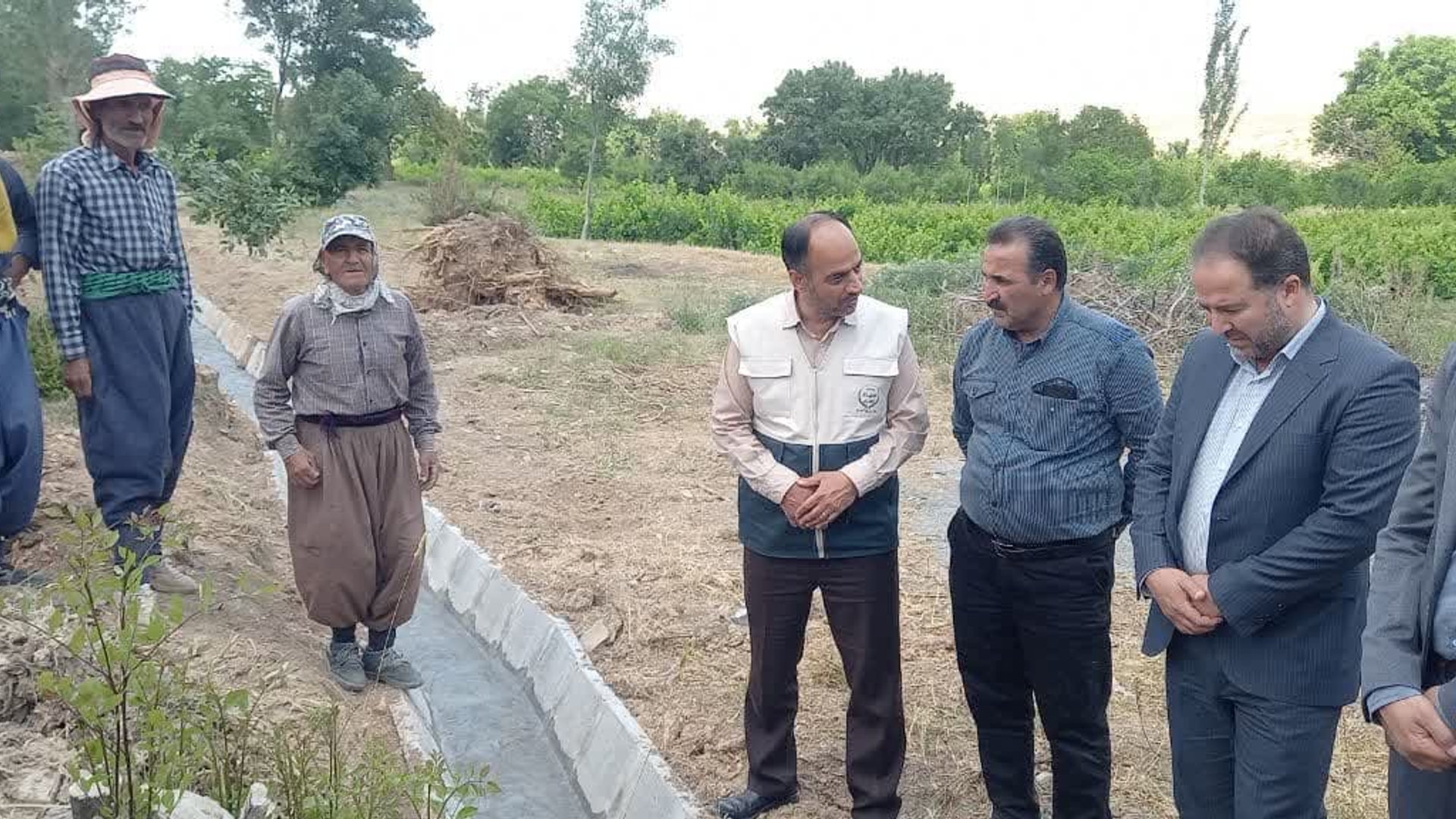 بازدید از کانال انتقال آب در روستای نعمتیه