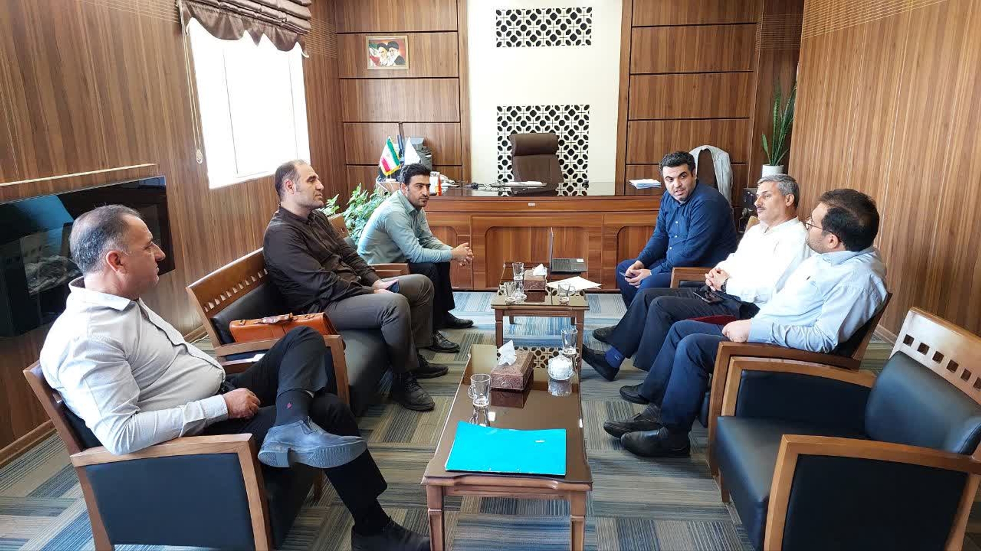 جلسه بررسی مشکلات آرد و نان شهرستان محلات برگزار شد.