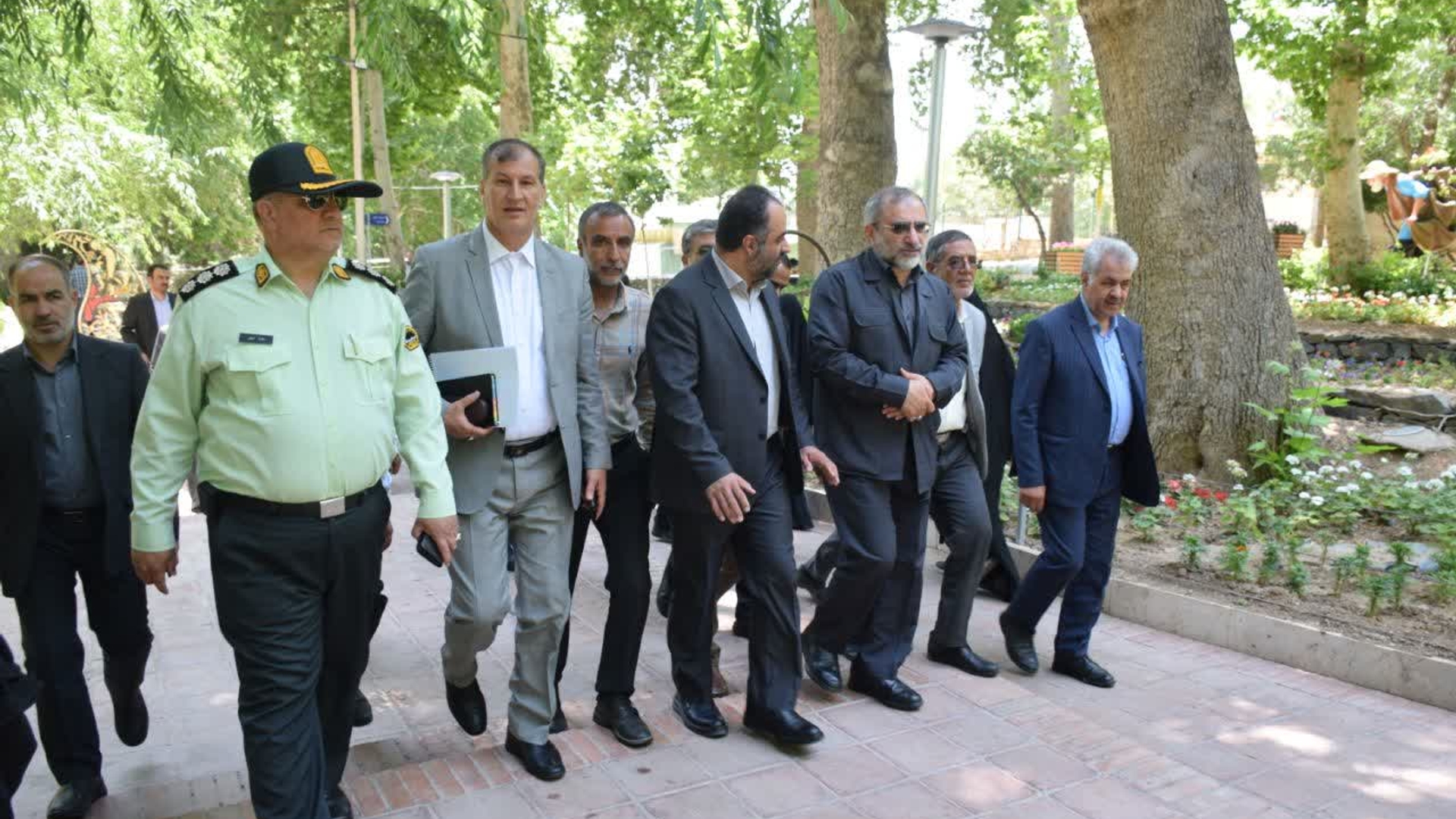 بازدید استاندار مرکزی از سرچشمه محلات