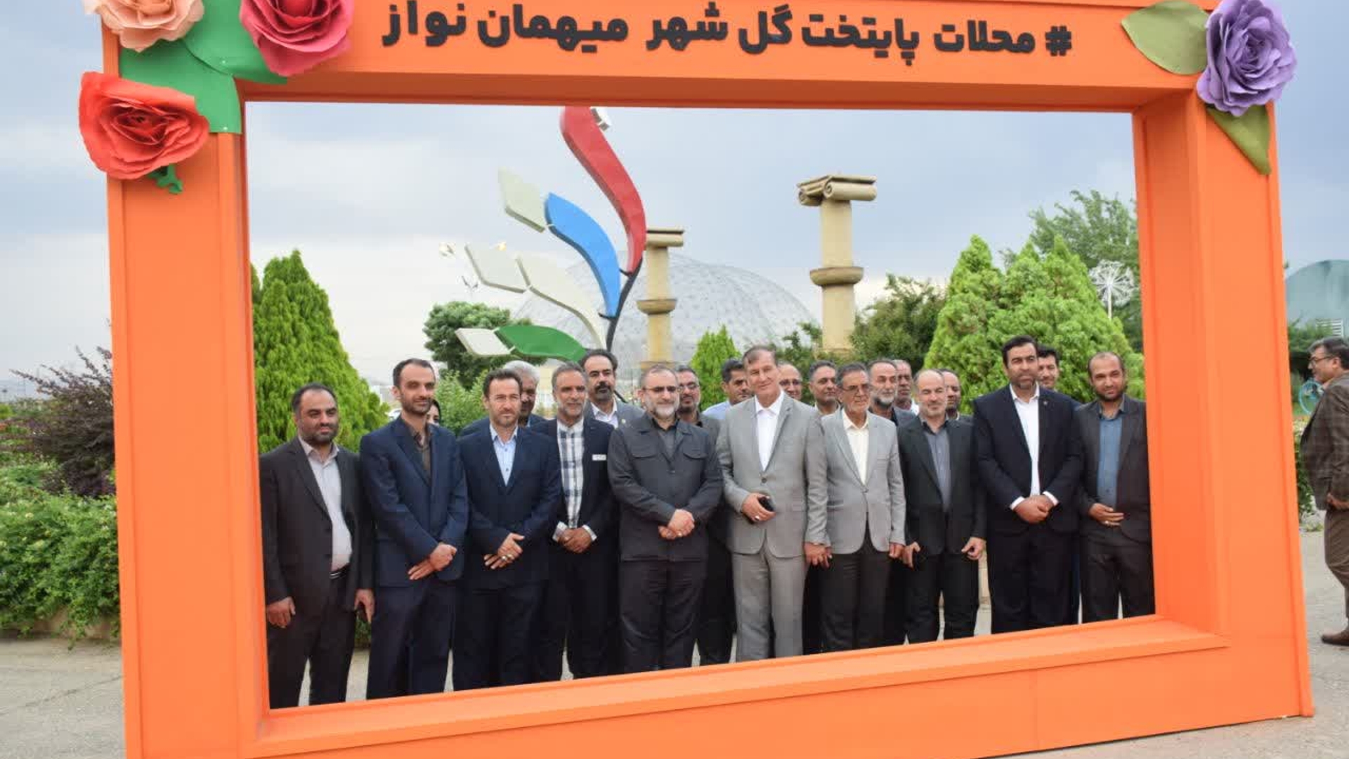 هجدهمین نمایشگاه گل محلات آغاز به کار کرد.