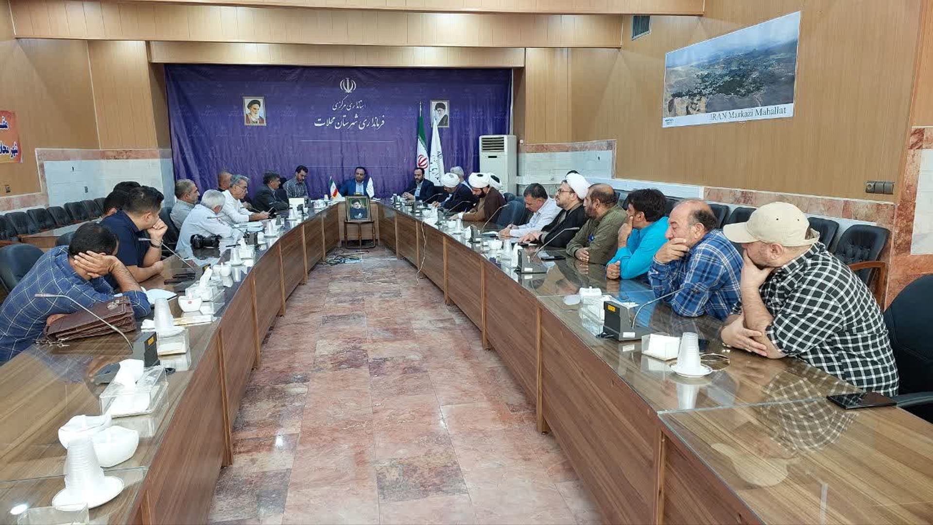 جلسه هم اندیشی با فعالان سیاسی و اجتماعی شهرستان محلات برگزار شد.