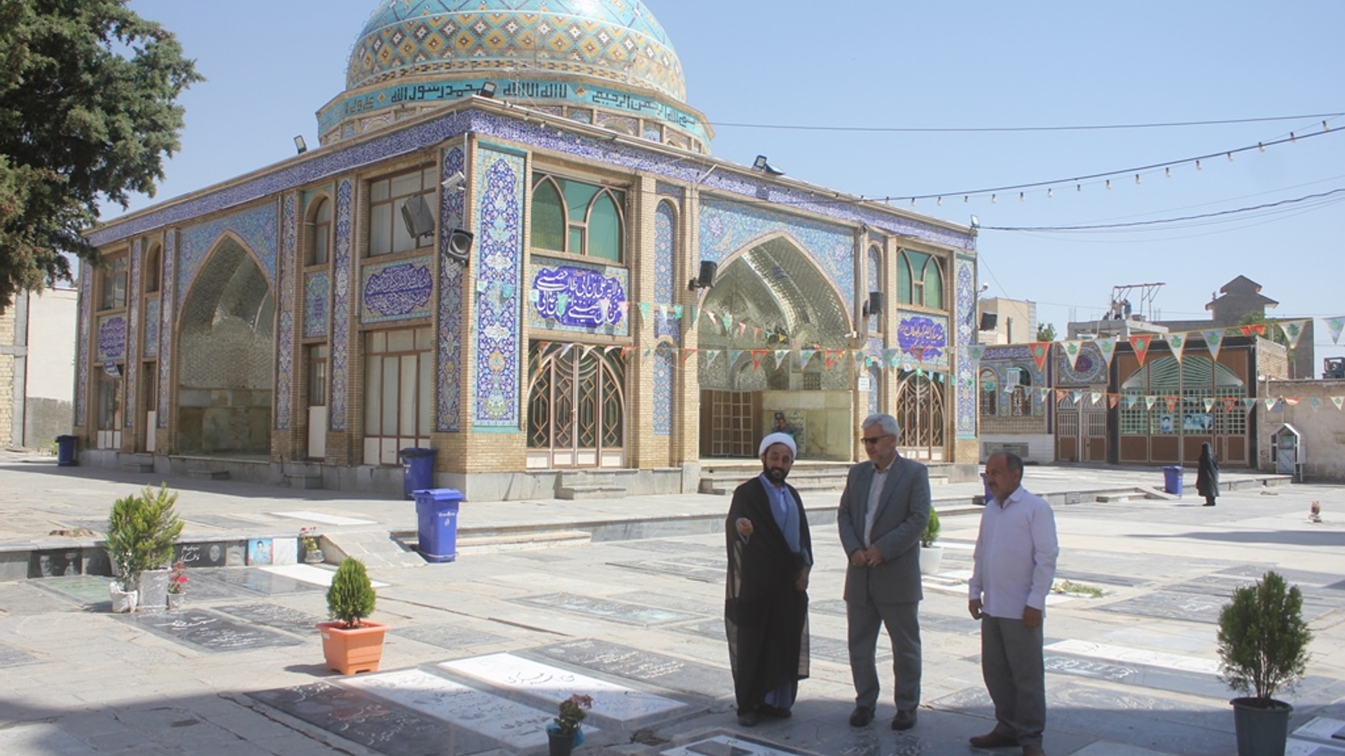 فرماندار از تعدادی از بقاع متبرکه شهرستان خمین بازدید کرد