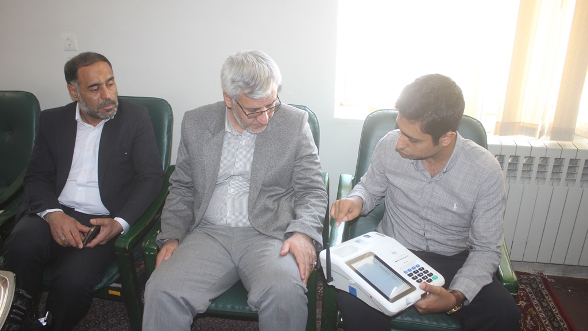 مانور انتخاباتی دستگاه های احراز هویت در شهرستان خمین برگزار شد