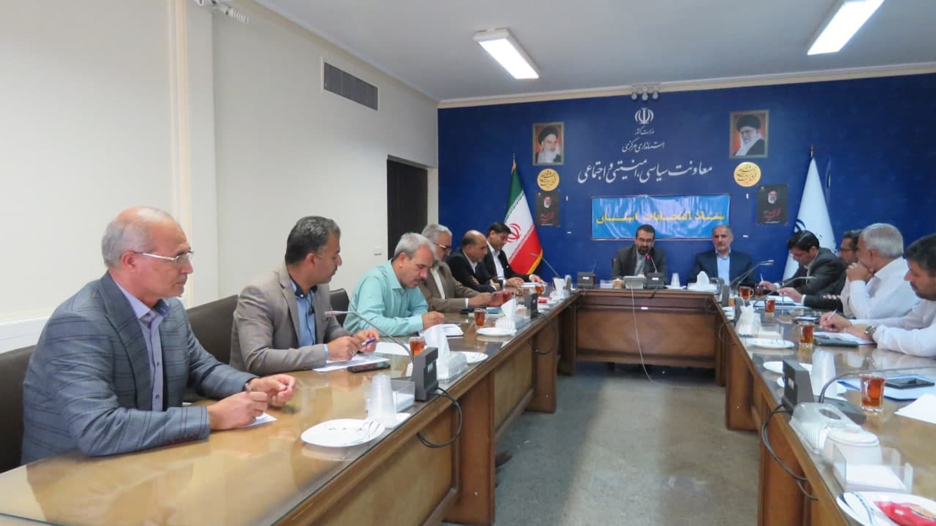 برگزاری نشست با رؤسای ستادهای انتخاباتی نامزدهای انتخابات ریاست جمهوری در استان