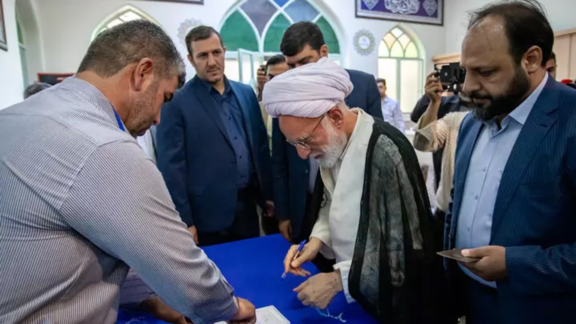 حضور پای صندوق‌های رأی واجب سیاسی، اجتماعی و شرعی است