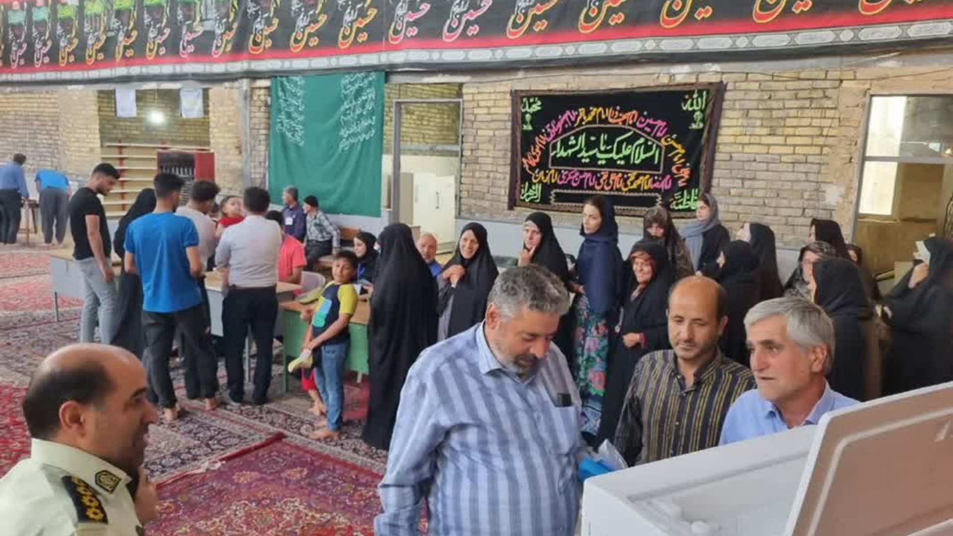 مردم فراهان پای کار انقلاب