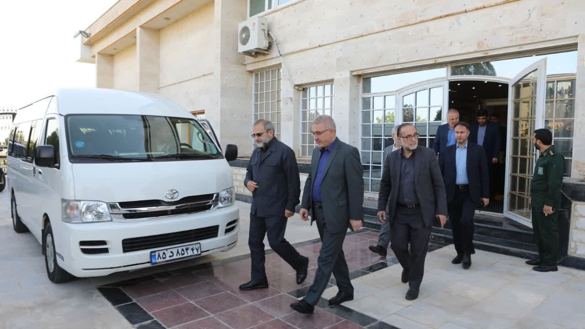 استقبال دکتر مخلص الائمه استاندار و دکتر سید مجتبی آل یاسین معاون توسعه مدیریت و منابع استانداری ازمعاون رئیس جمهور