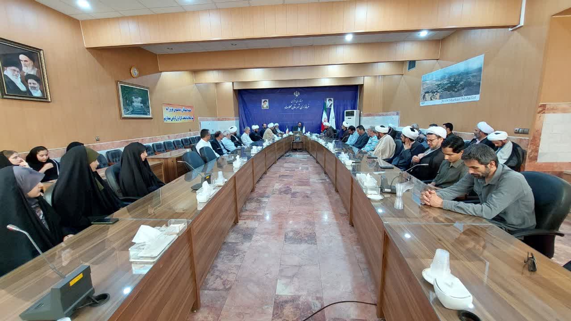 جلسه تکریم رئیس سابق و معارفه سرپرست اداره تبلیغات اسلامی برگزار شد.