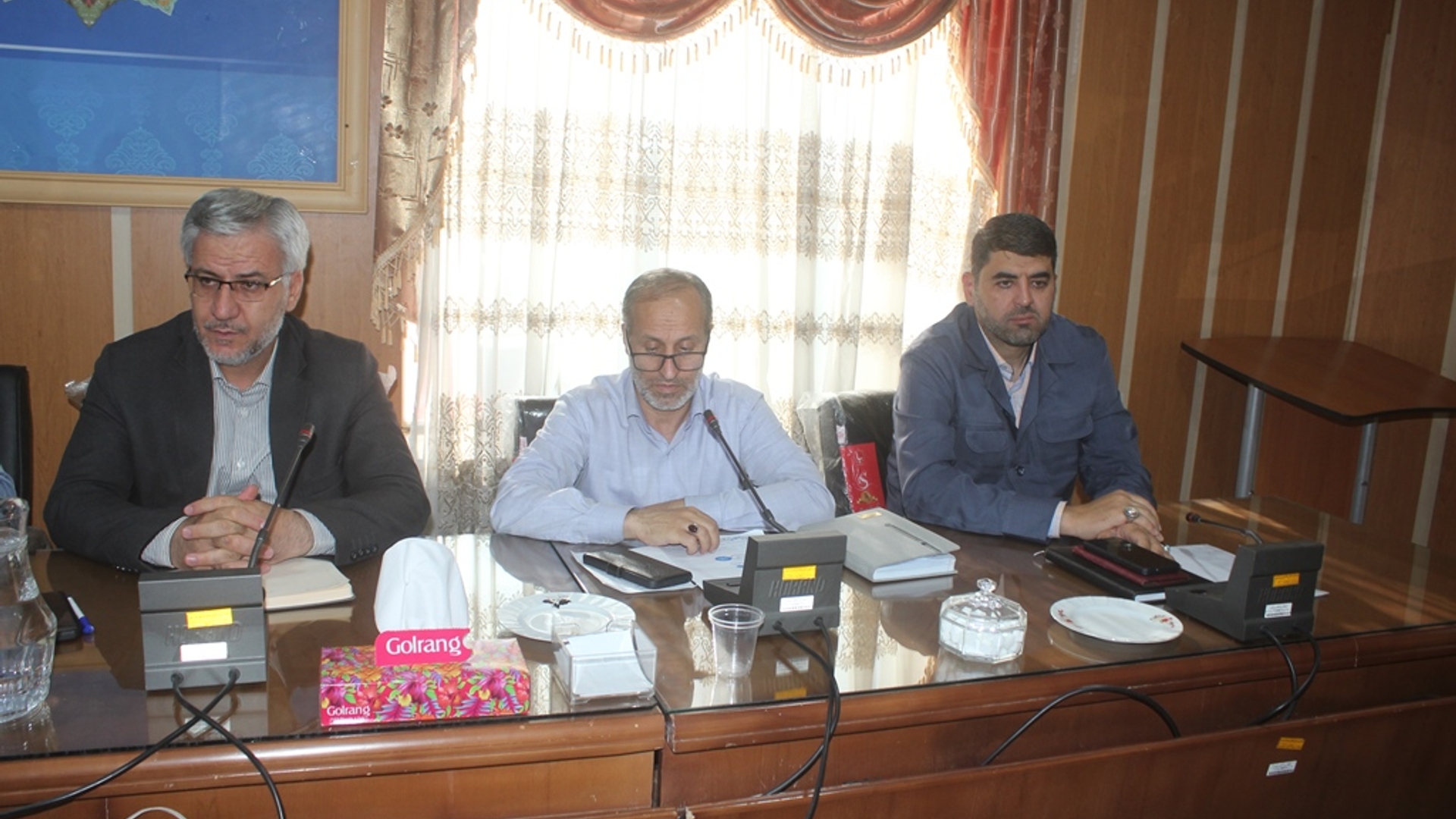 جلسه آموزشی نما یندگان فرماندار و بخشدار در شعب اخذ رای شهرستان خمین برگزار شد