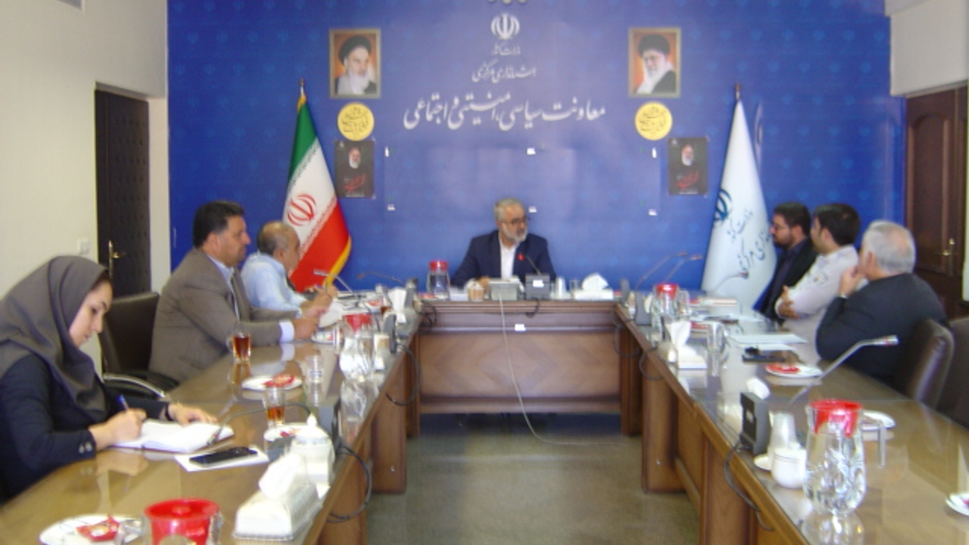 جلسه حفاظت از آزمون استان ساعت 30-7 صبح روز چهارشنبه مورخ 13-4-1403 به ریاست آقای مبیّن مدیر کل امنیتی و انتظامی برگزار گردید.