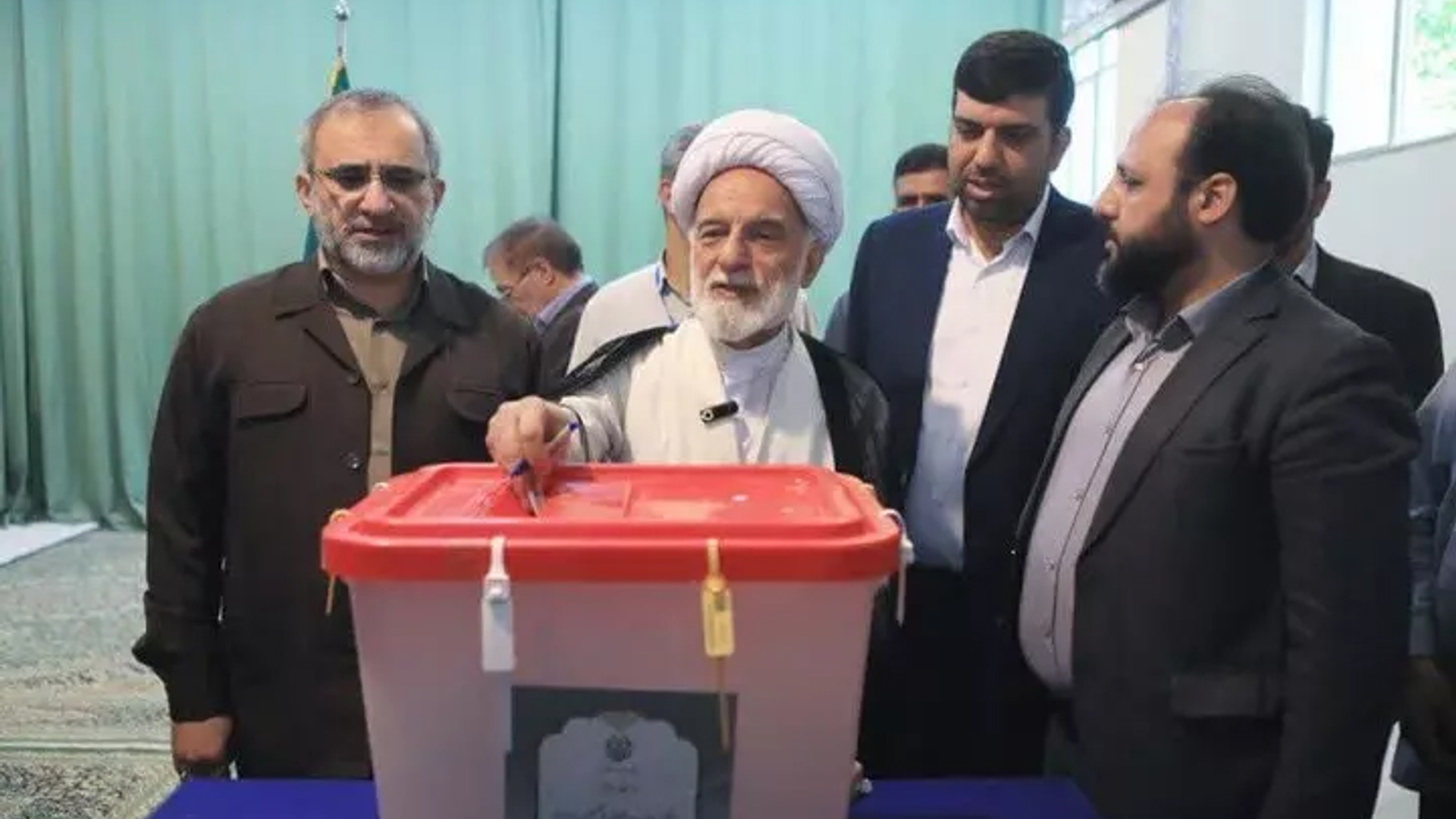 حضور مردم عزت و اقتدار نظام اسلامی را تضمین می‌کند