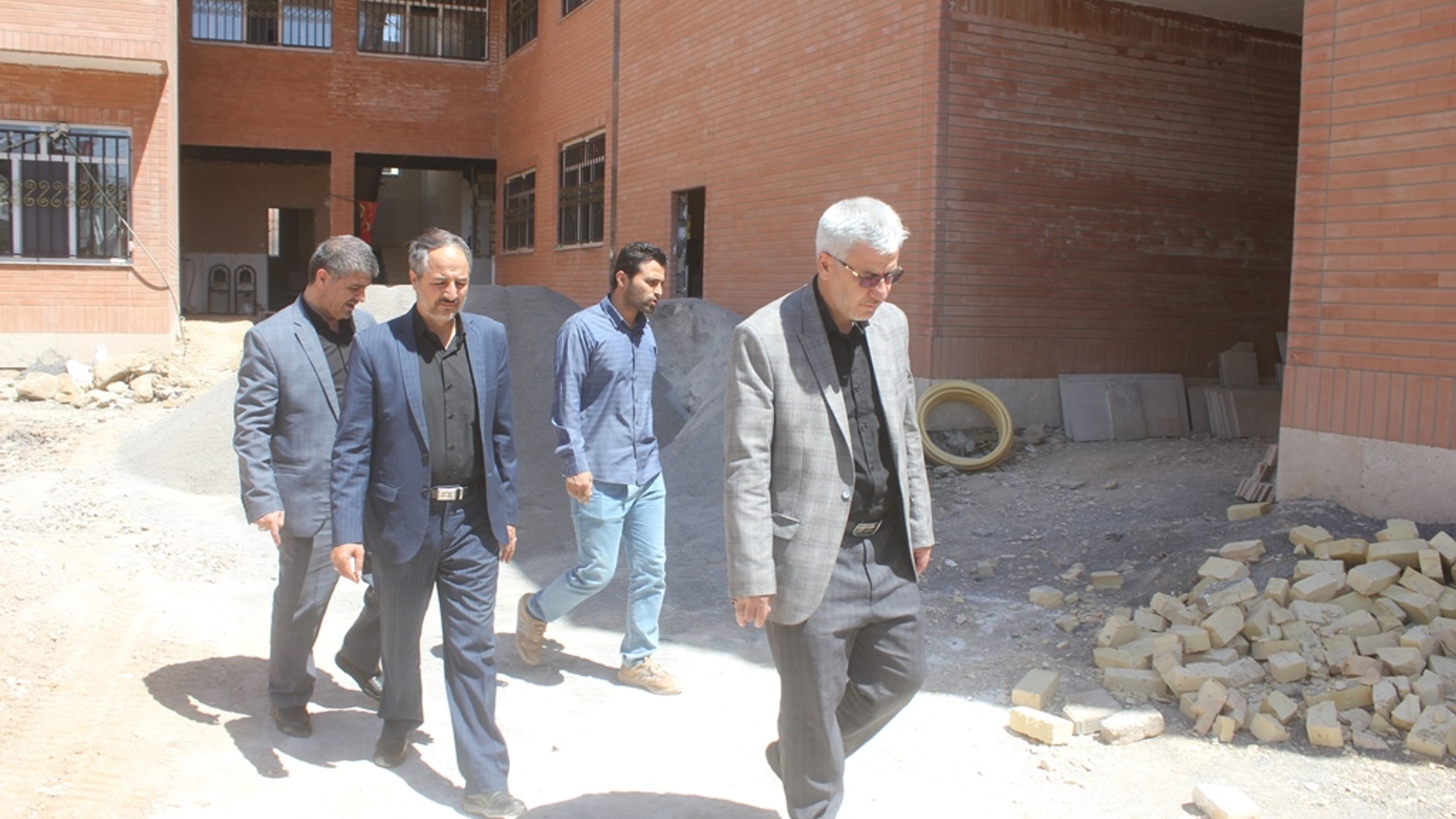 فرماندار از تعدادی از پروژه های عمرانی شهرستان خمین بازدید کرد