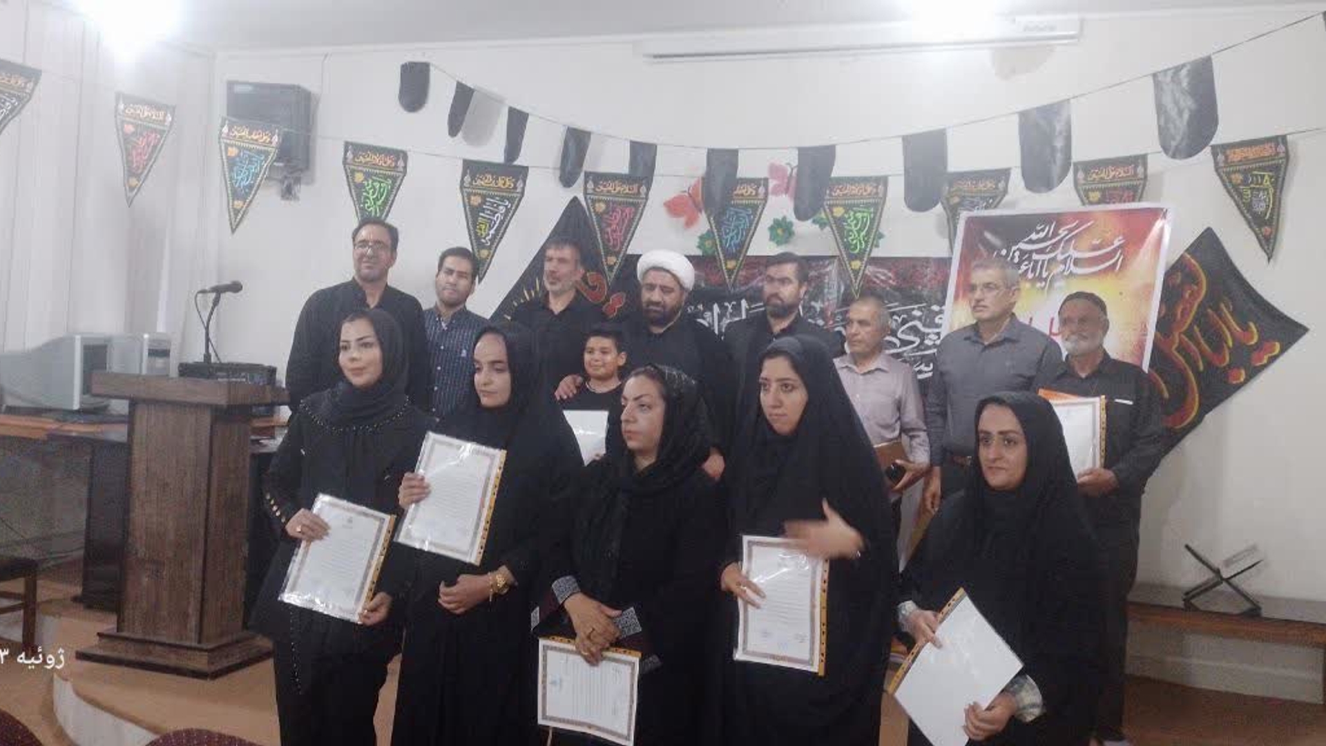 نشست ادبی شعر آیینی شهرستان با حضور آقازیارتی فرماندار شهرستان فراهان