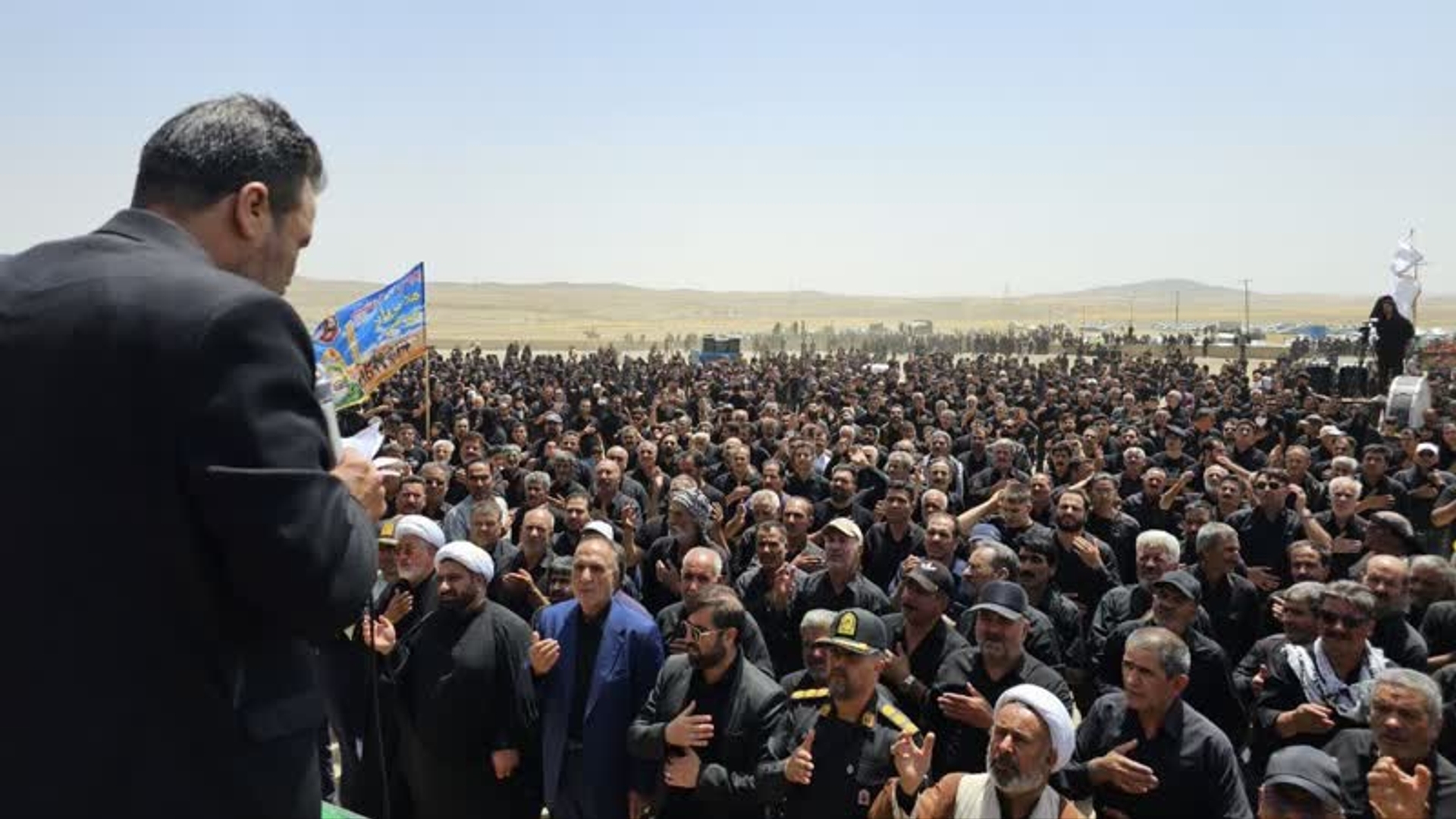 اجتماع بزرگ عزاداران حسینی روستای تبرته در روز تاسوعای سقای دشت کربلا