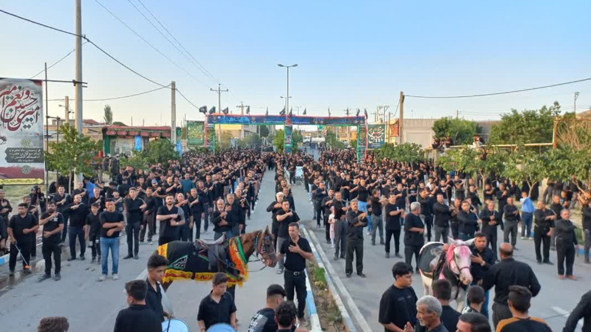 اجتماع بزرگ عاشورائیان شهر تلخاب