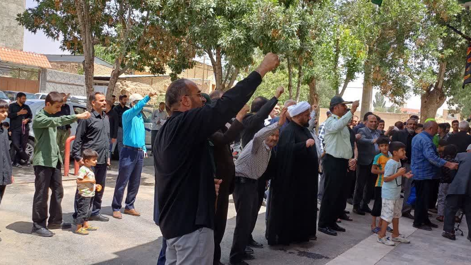 اجتماع نمازگزاران فراهانی در حمایت از مردم و کودکان مظلوم غزه