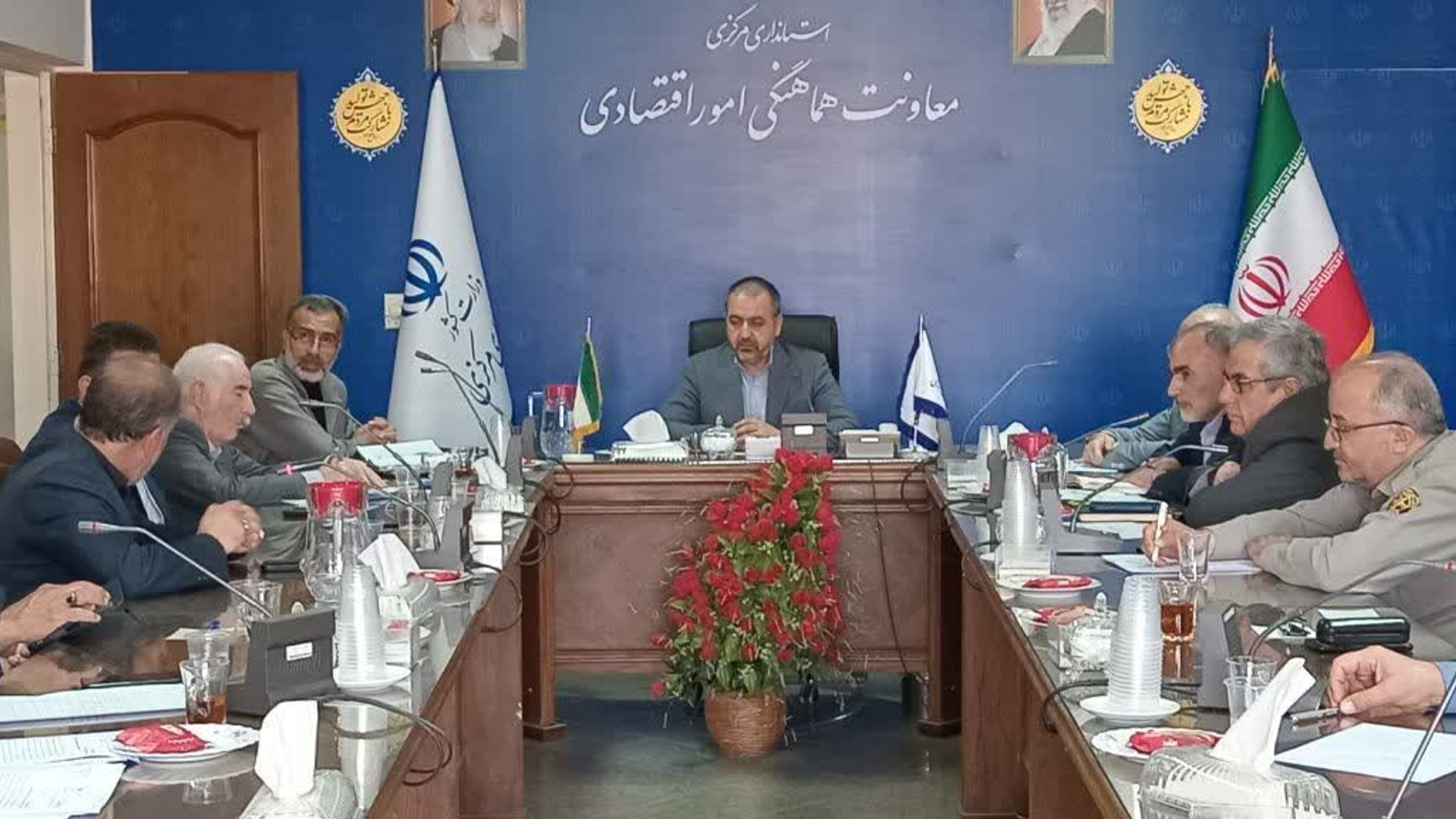 به منظور افزایش بیش از پیش تعامل وتشریک مساعی واحدهای صنعتی استان واستفاده از ظرفیت های تولیدی وخدماتی در جهت همکاری واحد های صنعتی کوچک ،متوسط وبزرگ استان وتشریح پیشرفت ایجاد کنسرسیوم اقتصادی در استان، جلسه ای با برخی از واحدهای صنعتی استان وکنسر سیوم اقتصادی ومدیران پالایشگاه شازند به ریاست میرزاخانی معاون هماهنگی امور اقتصادی وتوسعه منطقه ای برگزار گردید.
در این جلسه ارتباط بیشتر واستفاده از ظرفیتهای طرفین مورد تاکید قرار گرفت.
سه شنبه ۱۴۰۳-۰۵-۰۲