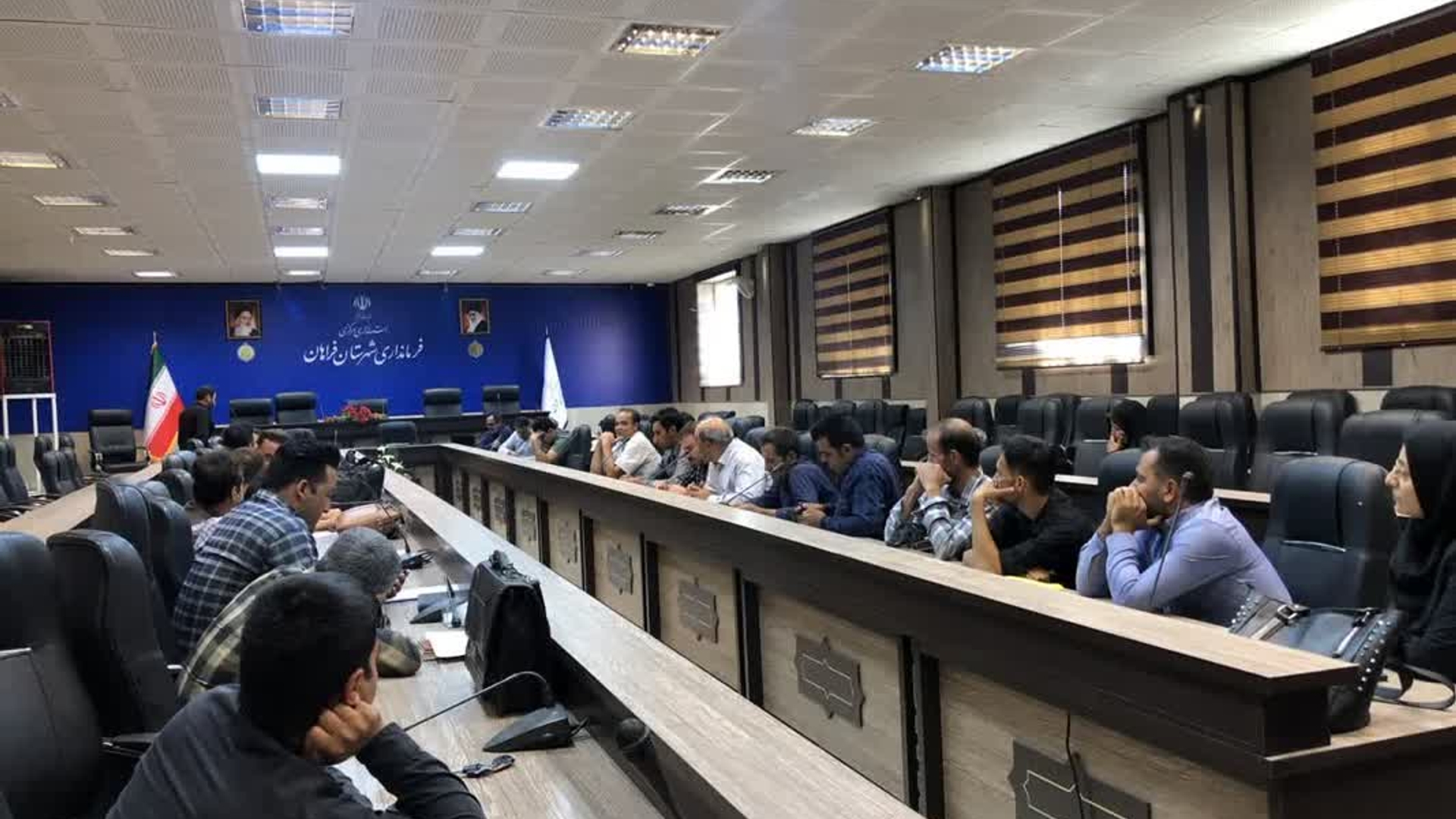 برگزاری کارگاه آموزشی مدیریت مالی و اصول انعقاد قرارداد و پیمانکاری ویژه دهیاران بخش مرکزی شهرستان فراهان