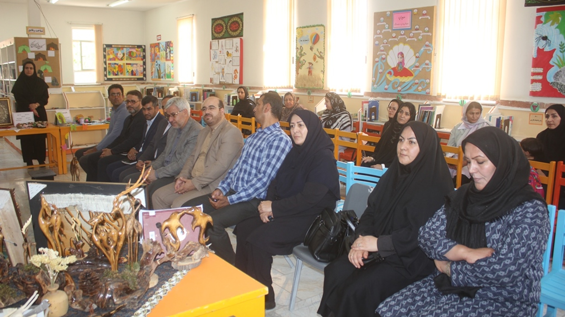 فرماندار و مدیر کل کانون پرورش فکری کودکان و نوجوانان استان از کانون پرورش فکری کودکان ونوجوانان شهر قورچی باشی بازدید کردند