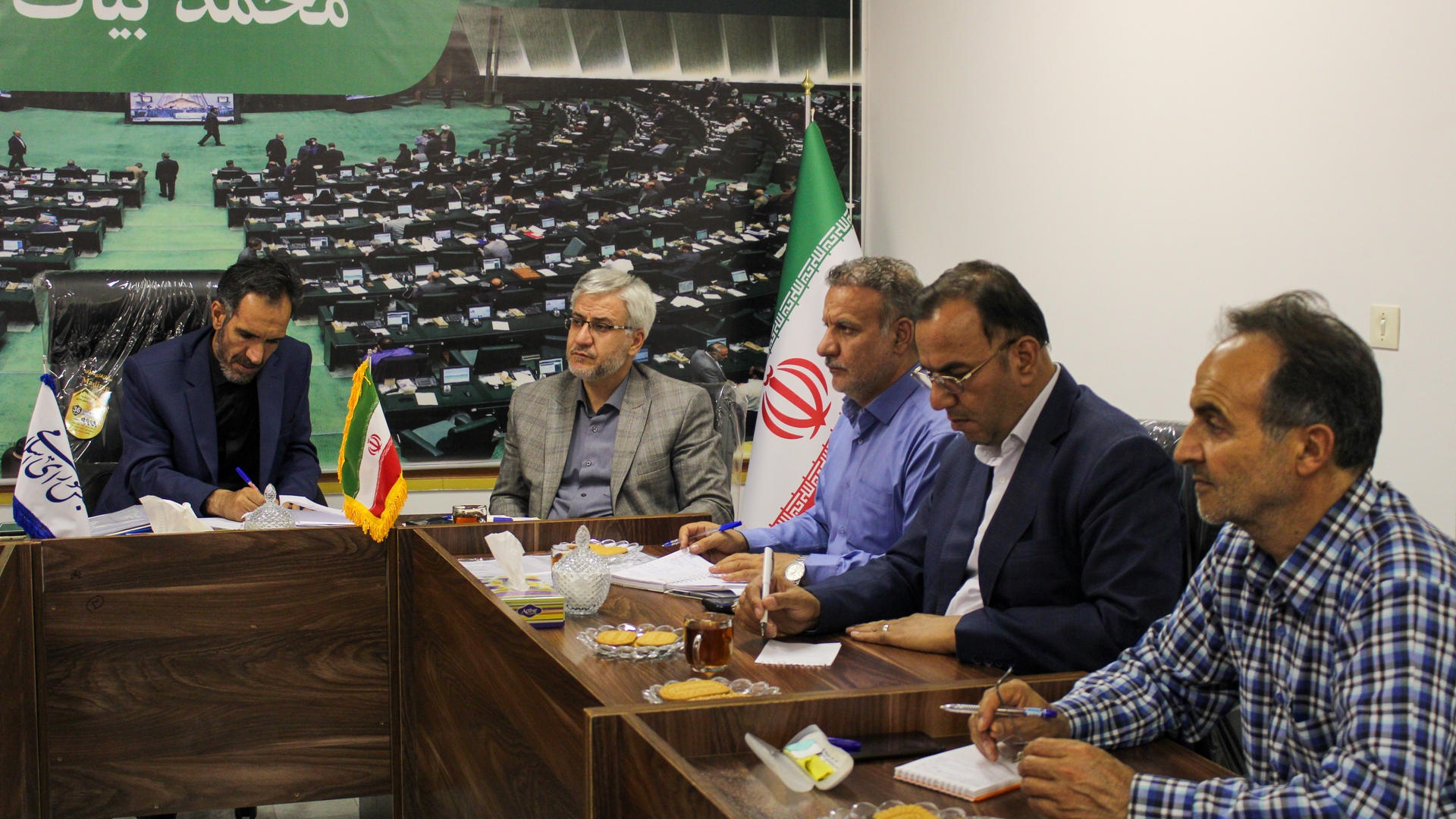 جلسه بررسی مسائل و مشکلات آب شرب در شهرستان خمین برگزار شد