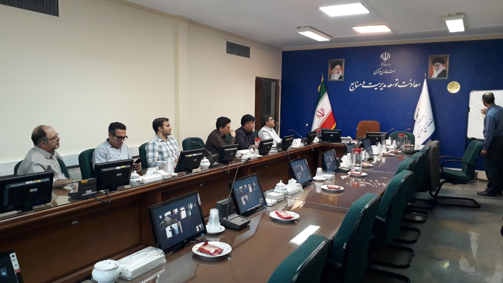 برگزاری سومین جلسه دوره آموزشی«آشنایی با رویکردها و ابزارهای تجزیه و تحلیل اقتصادی»