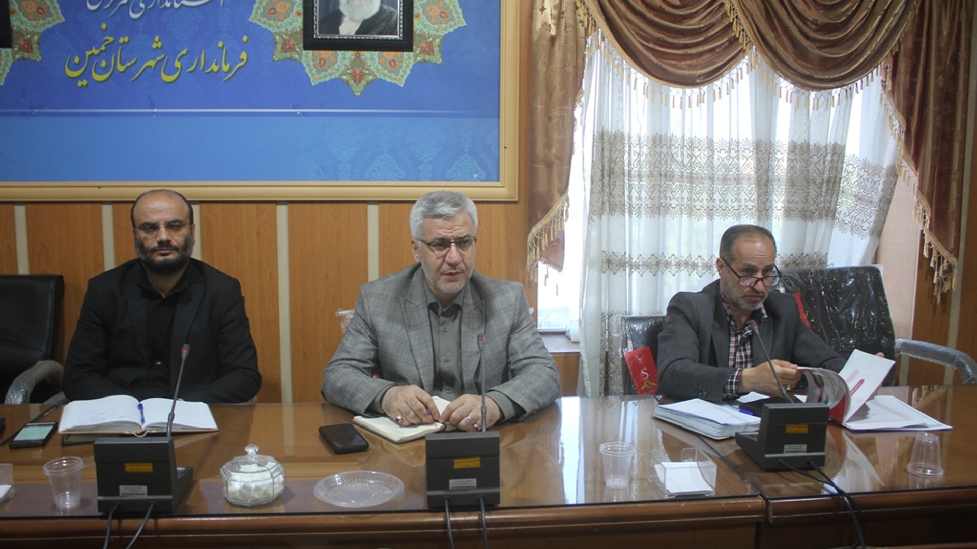 دومین جلسه ستاد جوانی جمعیت و حمایت از خانواده شهرستان خمین در سال 1403 برگزار شد