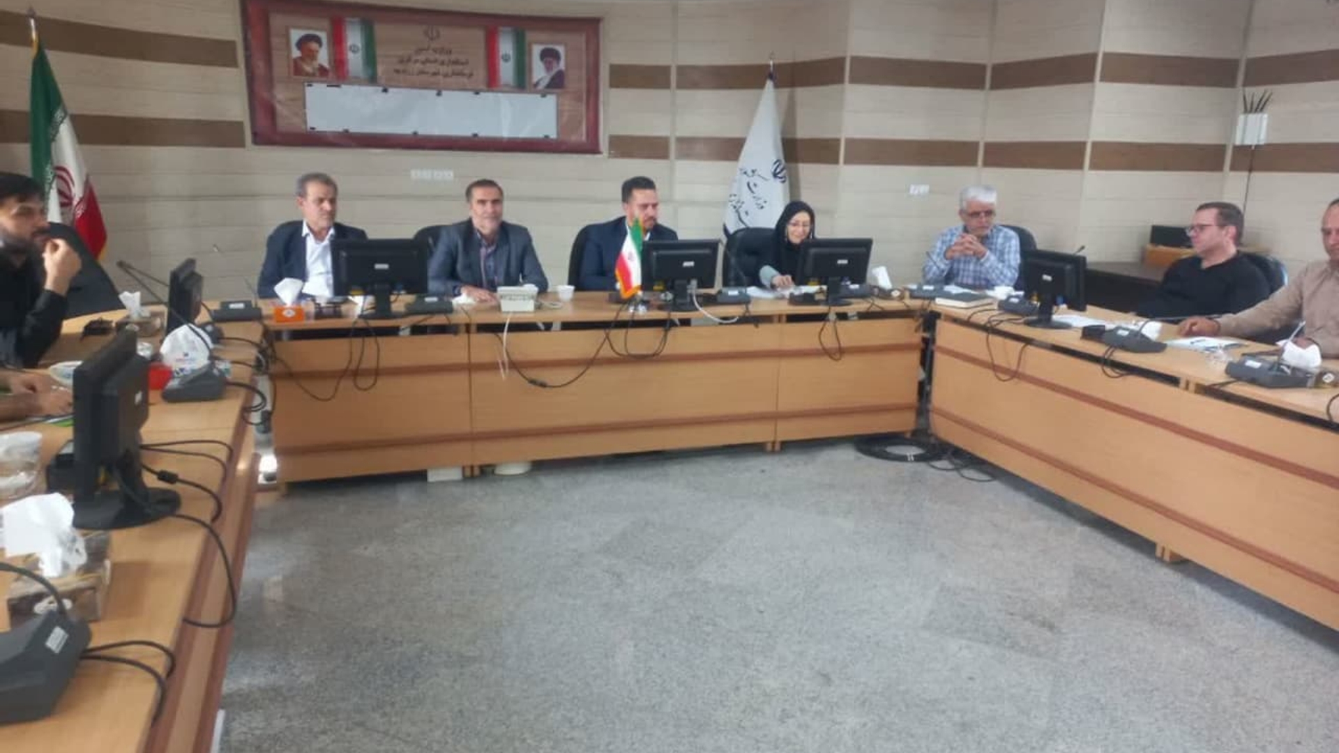 جلسه شورای آرد و نان شـهرستان