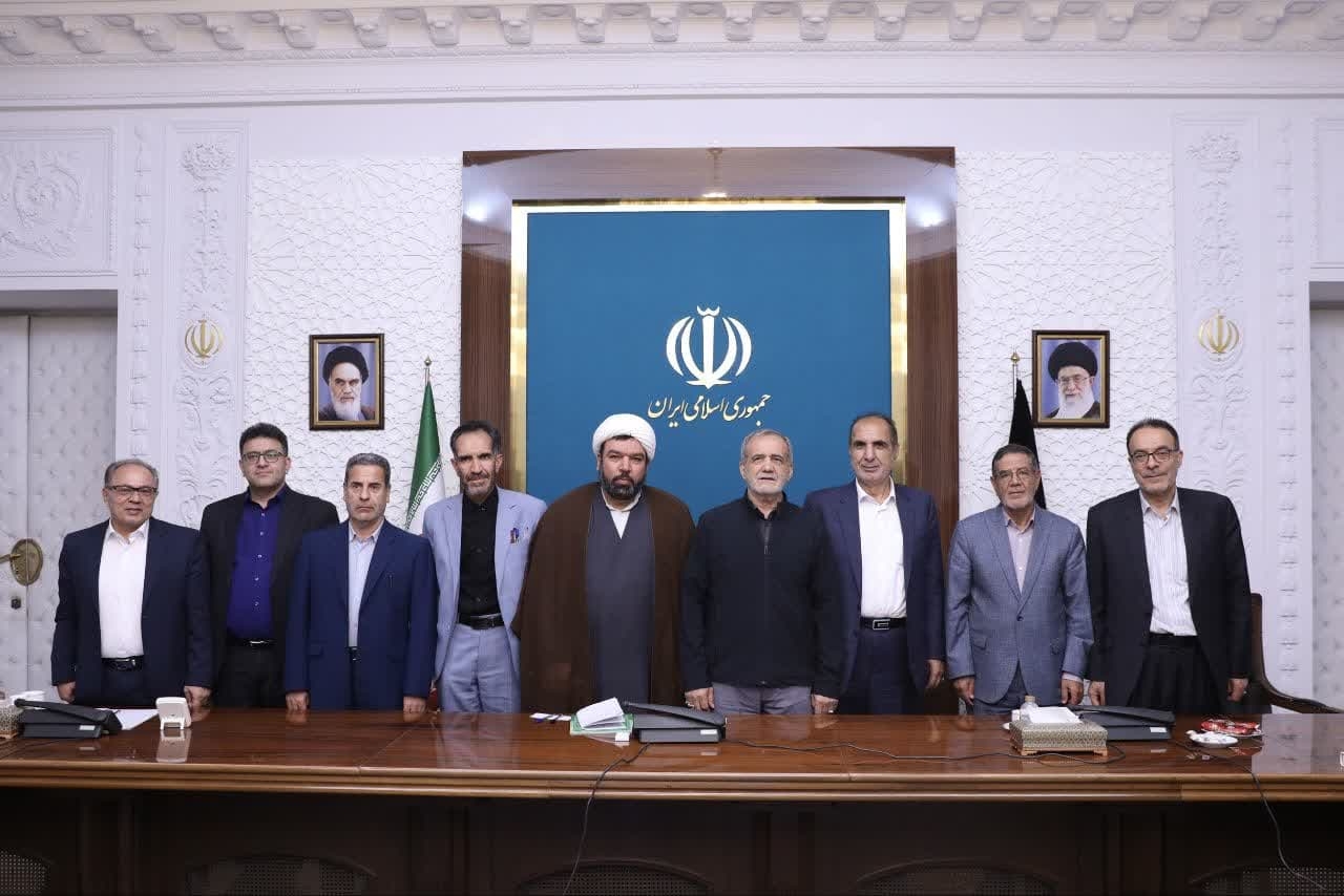 دیدار مجمع نمایندگان استان مرکزی با رئیس جمهور