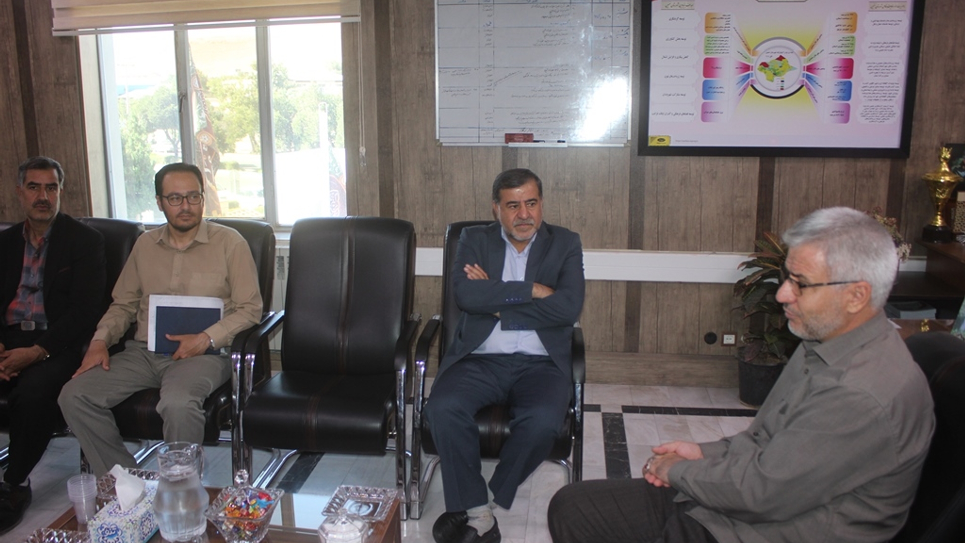 جلسه هماهنگی برگزاری کارگاه آموزشی ملی آشنایی با راهکارهای نوین ارتقای بهره وری در زراعت لوبیا در شهرستان خمین برگزار شد