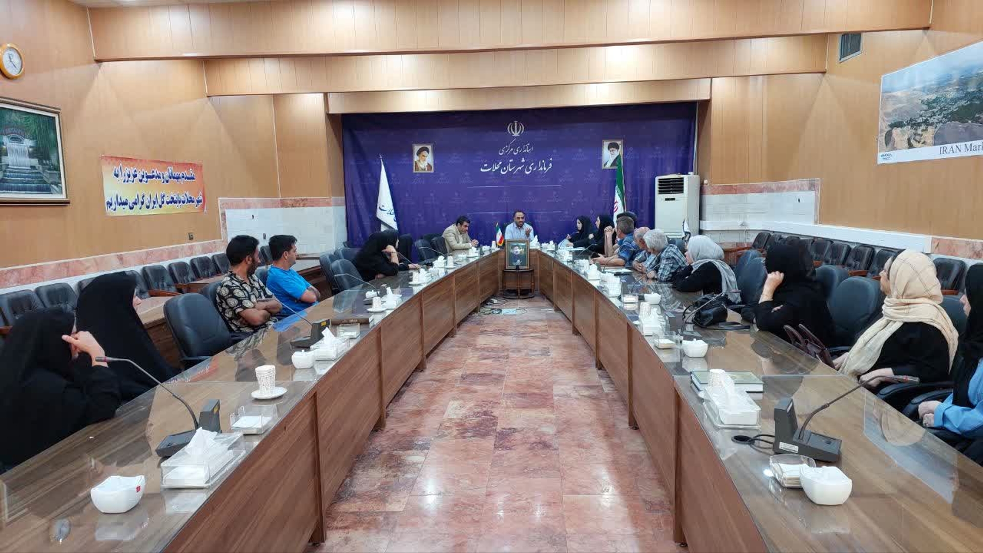 جلسه حل مشکلات پروژه ۲۴ واحدی مسکن بهزیستی در فرمانداری شهرستان برگزار شد.