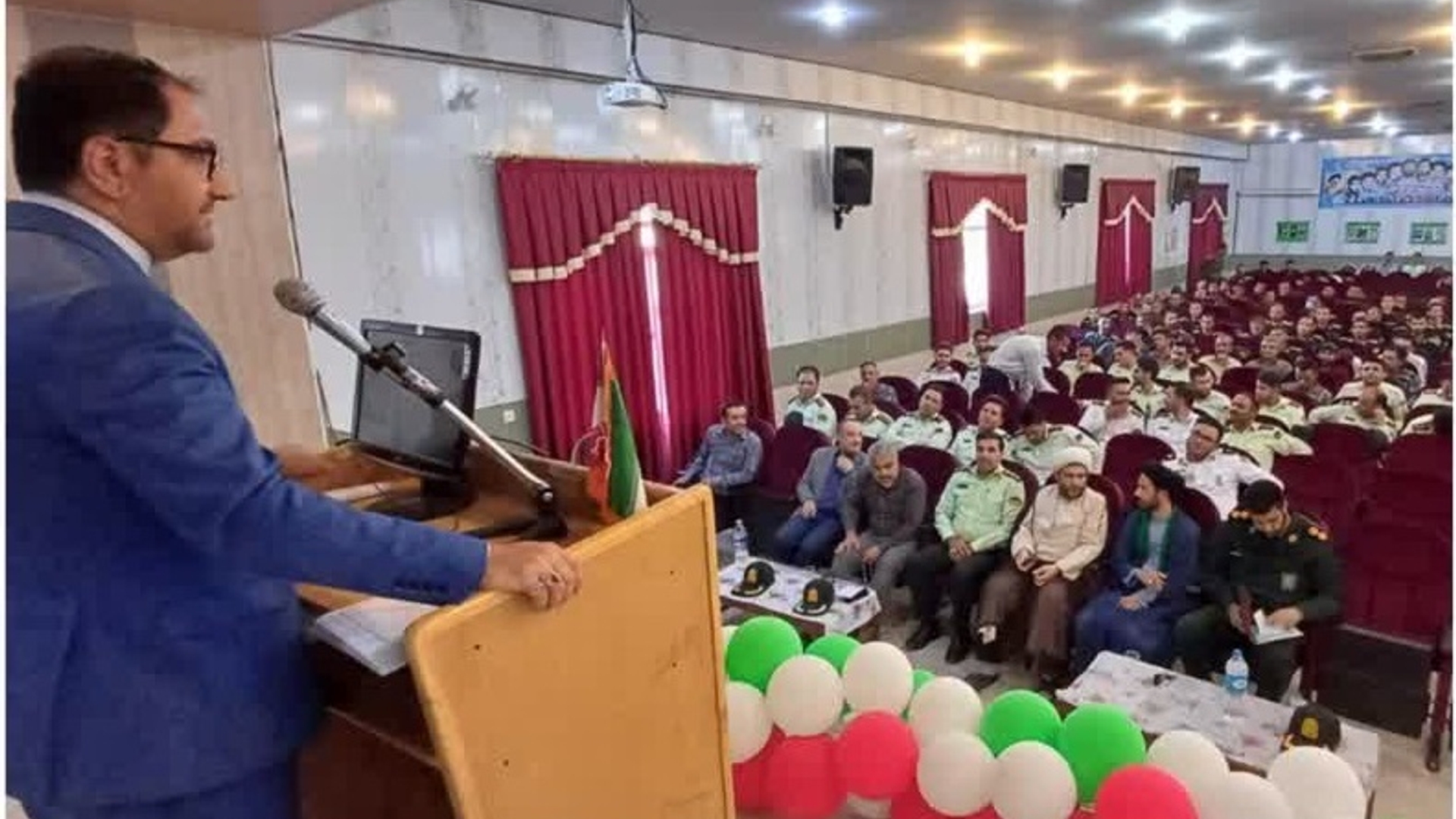 حضور فرماندار در جلسه آموزشی و توجیهی عوامل انتظامی و محافظان شعب اخذ رای در شهرستان کمیجان